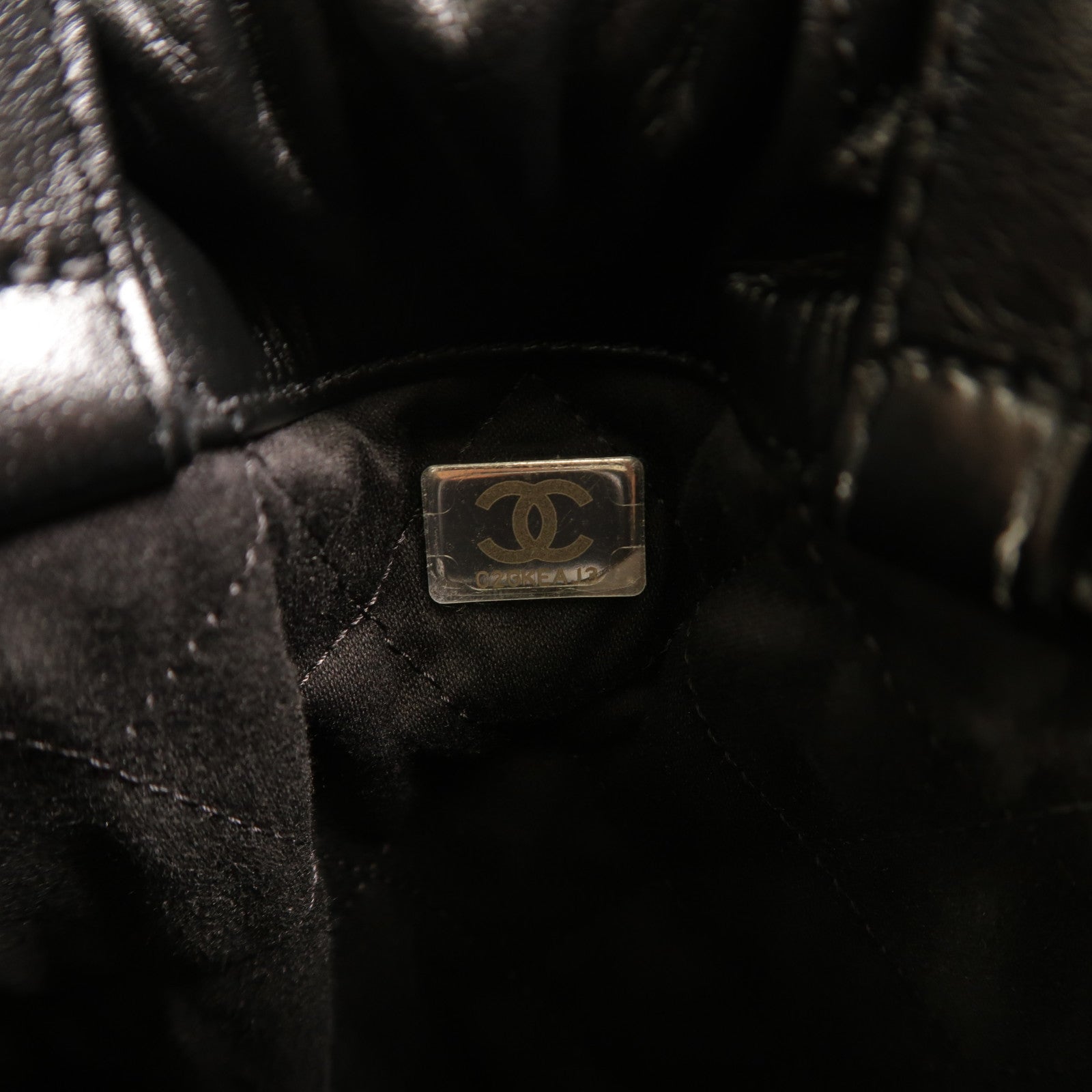 CHANEL 牛皮皮革Chanel 22 Backpack鏈帶背包