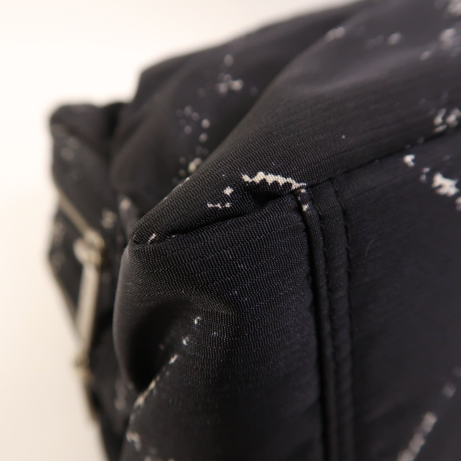 CHANEL 尼龍Travel Line Hang Bag銀扣手挽袋