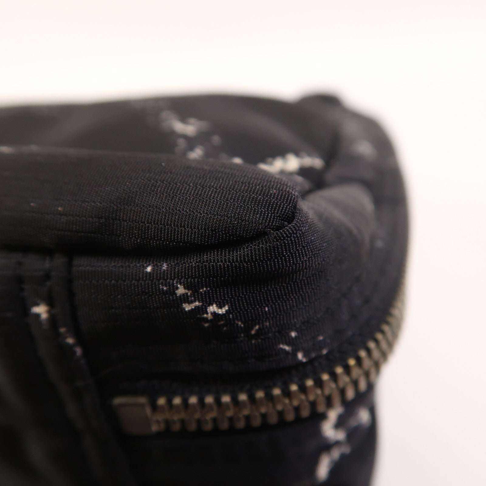 CHANEL 尼龍Travel Line Hang Bag銀扣手挽袋