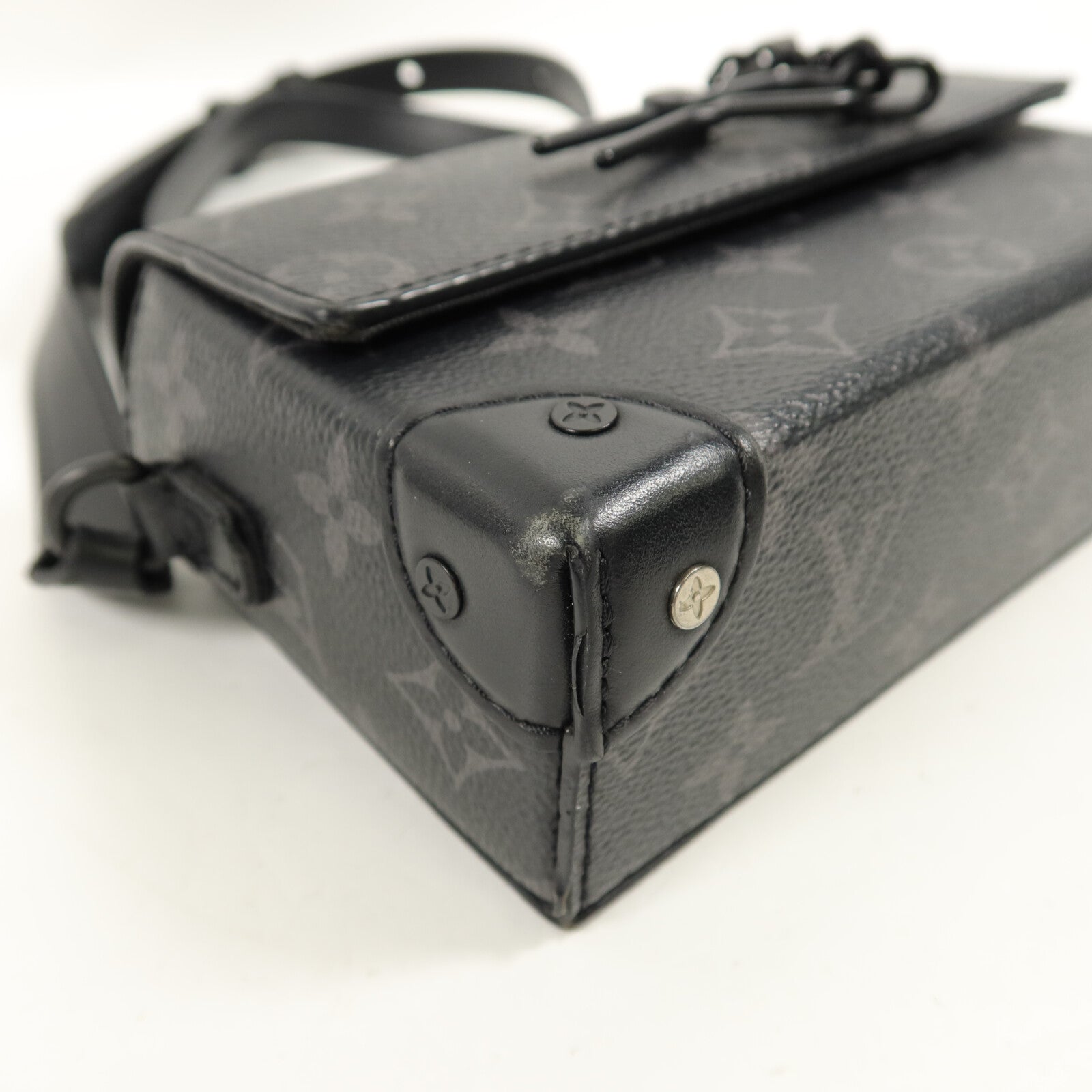 LOUIS VUITTON Monogram Eclipse Steamer Wearable Wallet肩背袋