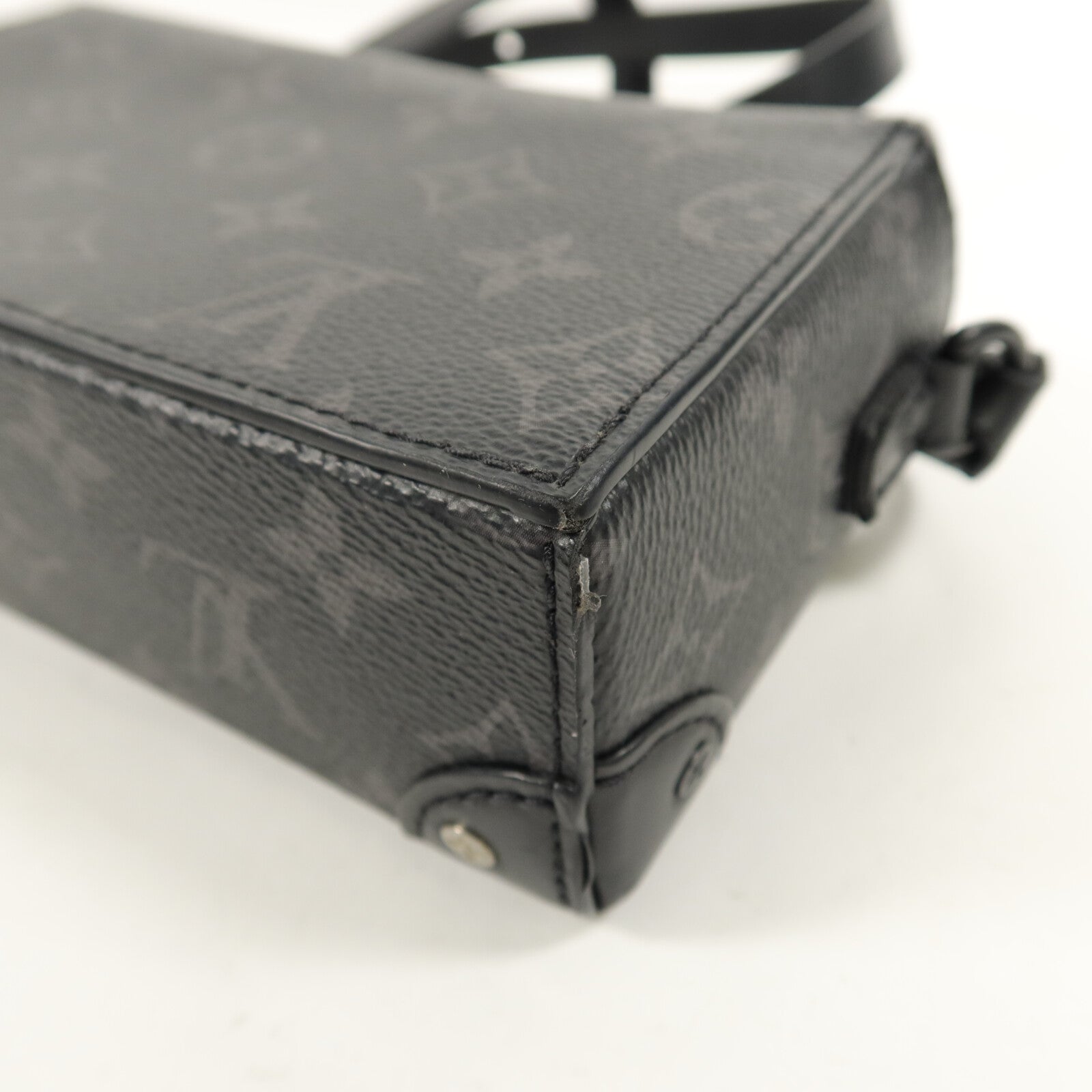 LOUIS VUITTON Monogram Eclipse Steamer Wearable Wallet肩背袋