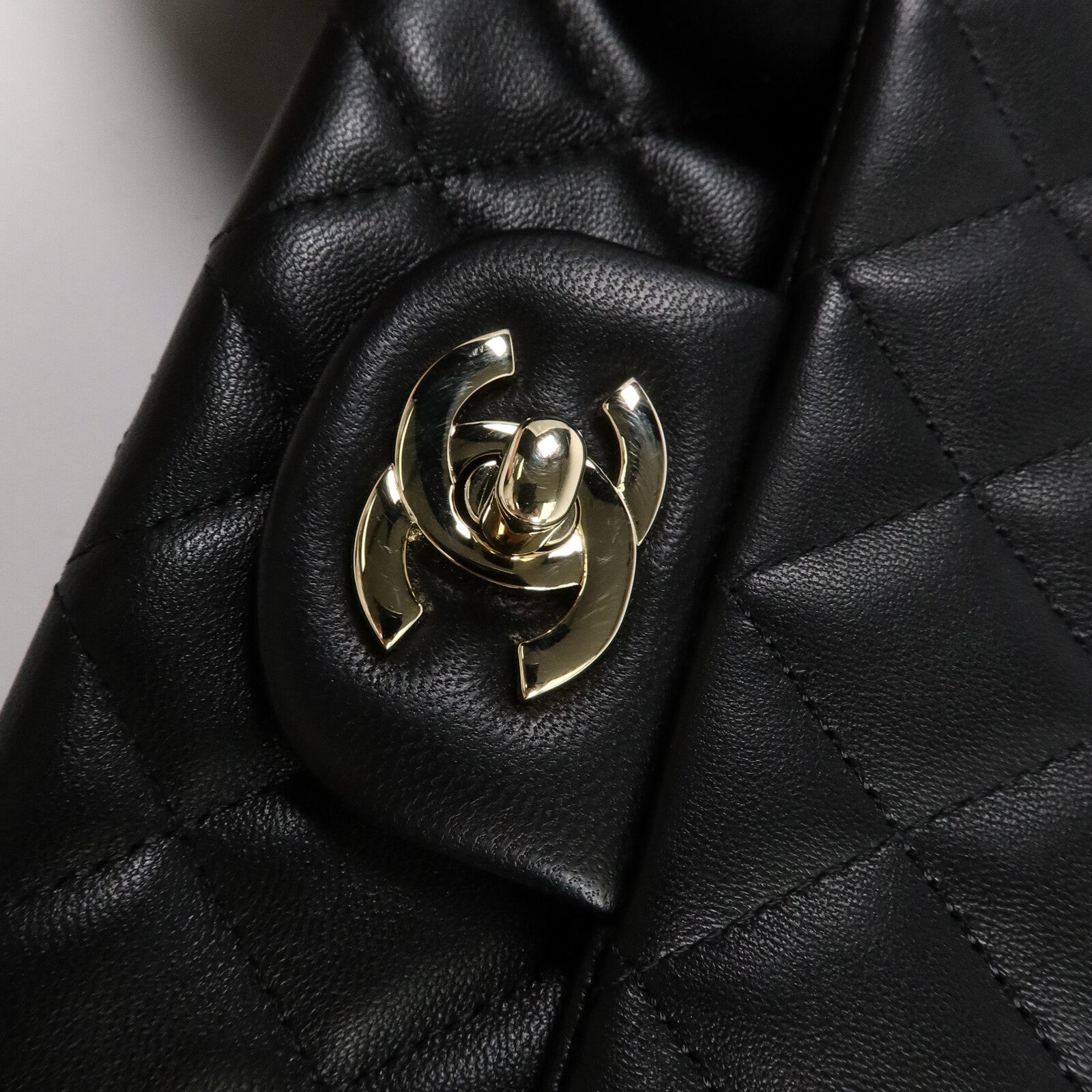 CHANEL 羊皮皮革Mini Classic 20鏈帶肩背袋