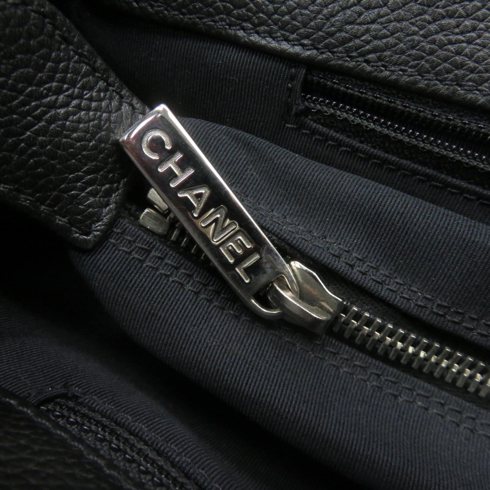 CHANEL 【激減優惠】牛皮皮革Tote Bag銀扣手挽袋黑色