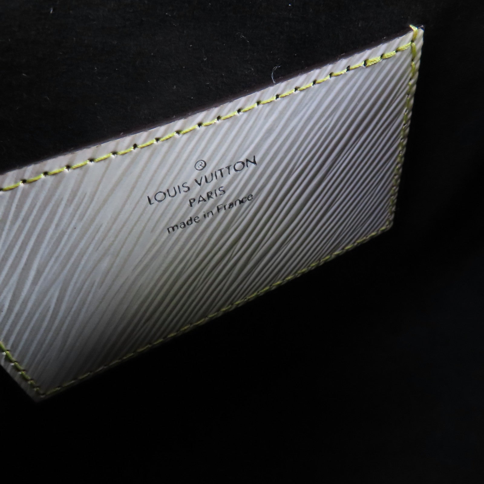 LOUIS VUITTON Epi Twist MM Shoulder Bag銀扣鏈帶肩背袋白色/粉紅色/黑色