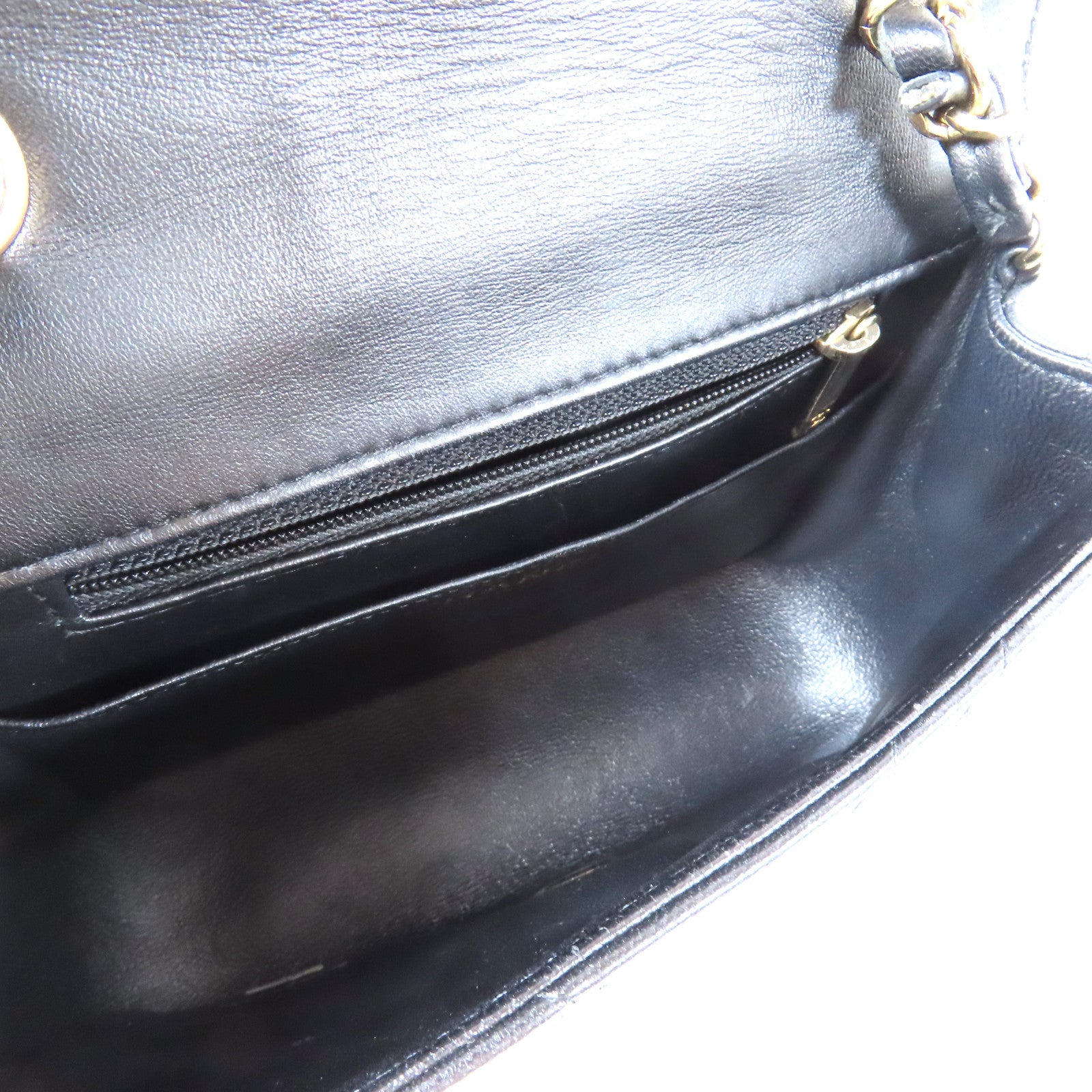 CHANEL 斜紋牛皮皮革Chevron Mini Flap Bag金扣鏈帶肩背袋黑色