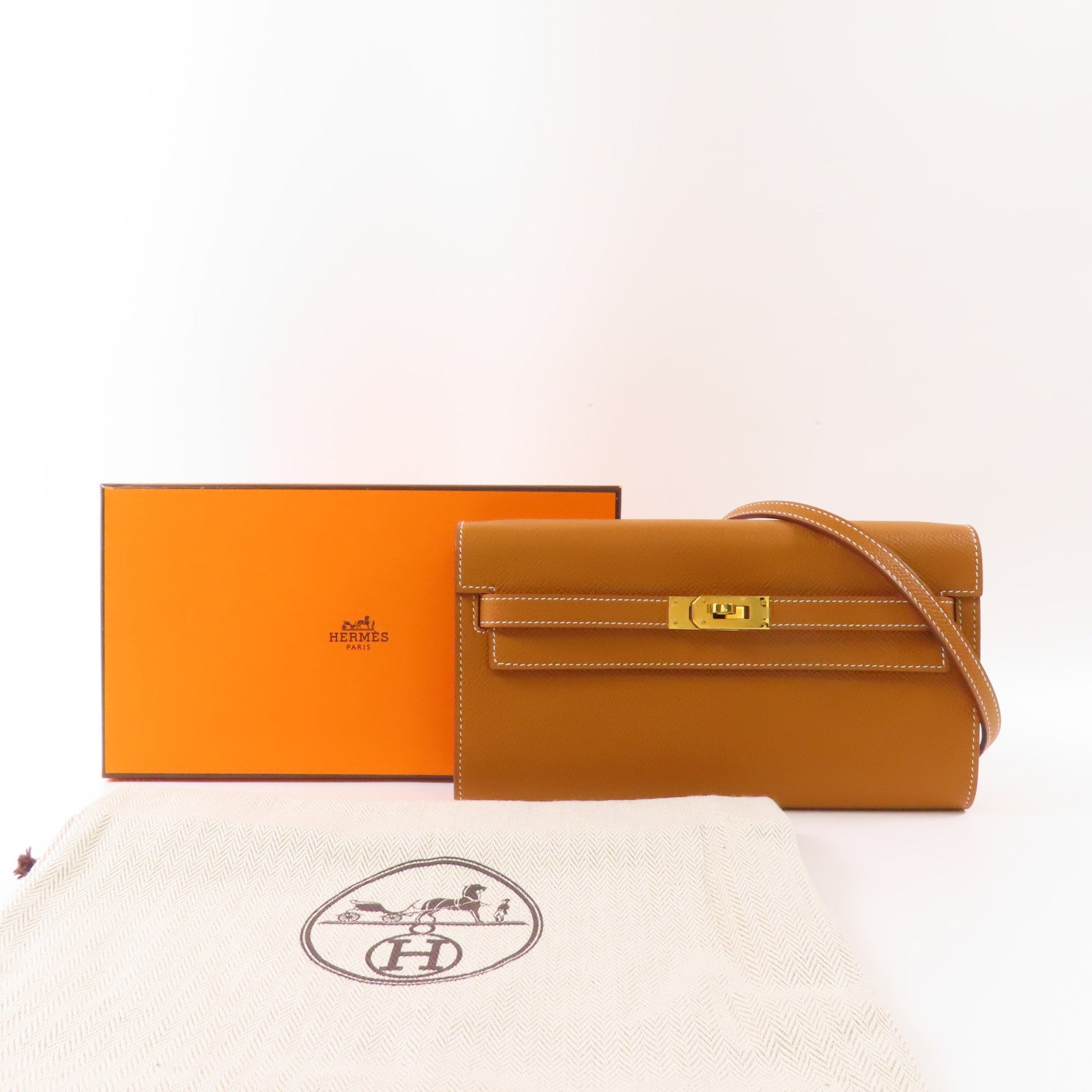 HERMES Epsom皮革Kelly To Go銀扣肩背袋37 Gold