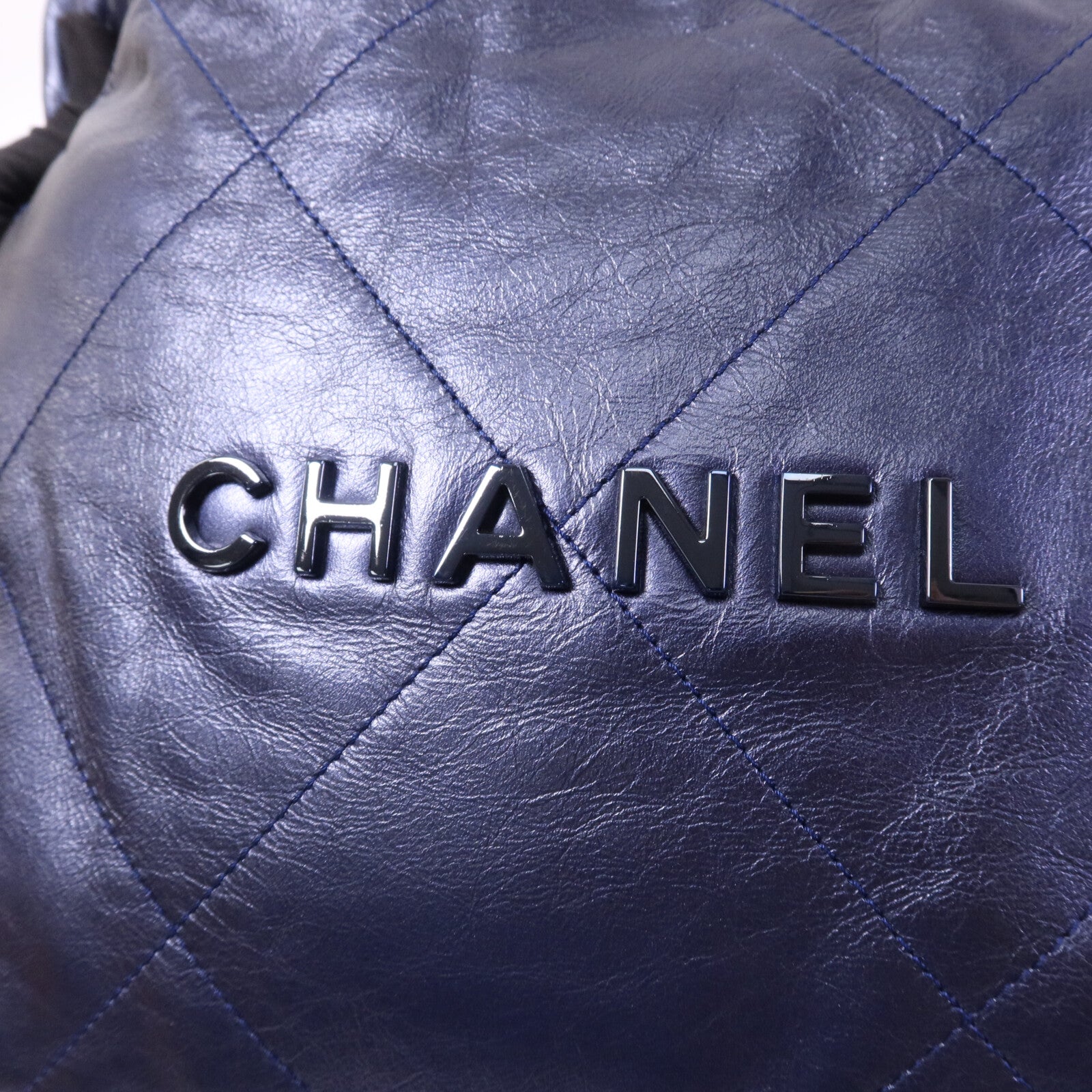 CHANEL 牛皮皮革Chanel 22 Medium銀扣鏈帶肩背袋