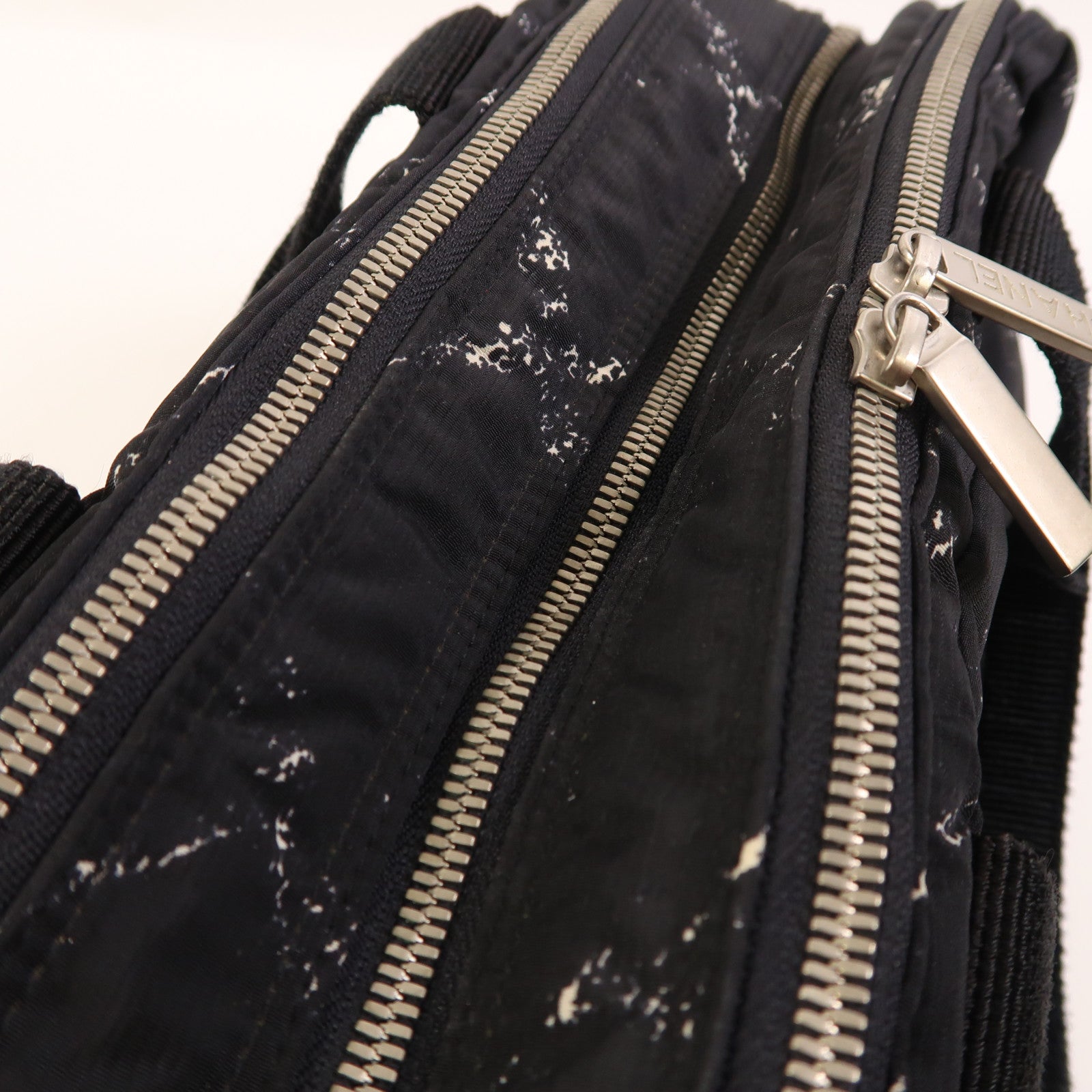 CHANEL 尼龍Travel Line Hang Bag銀扣手挽袋