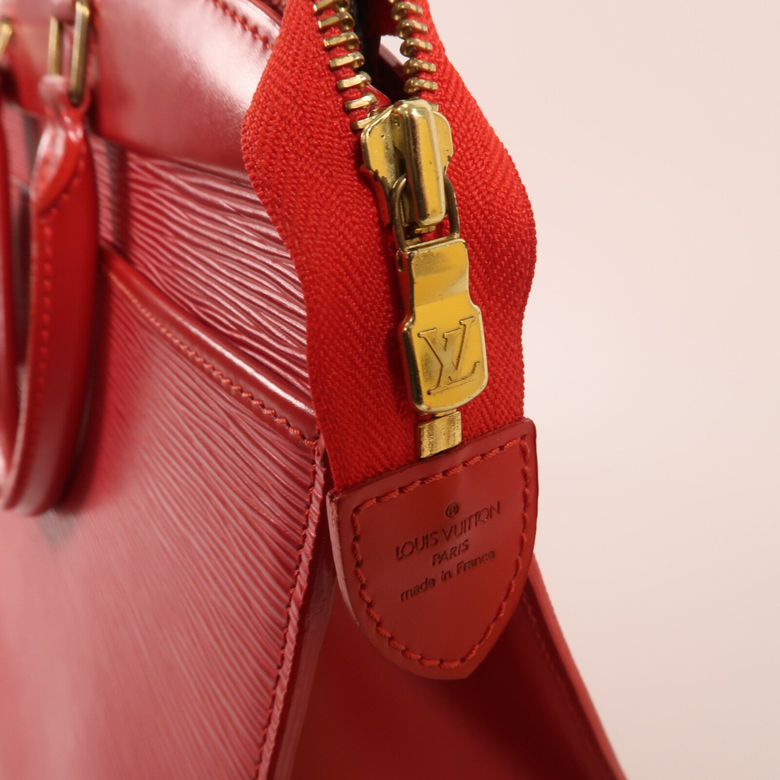 LOUIS VUITTON Epi Riviera金扣手挽袋