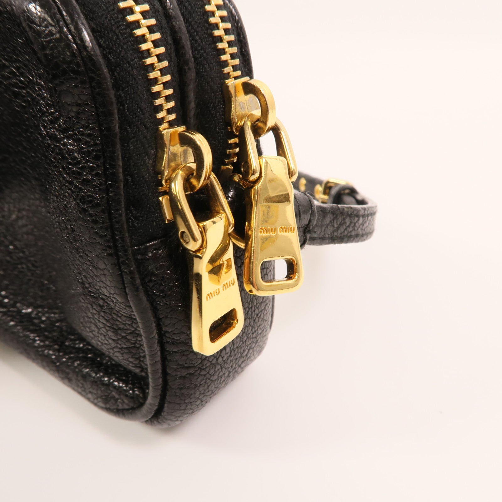 Miu Miu 羊皮皮革Mini Hand Bag金扣手挽袋