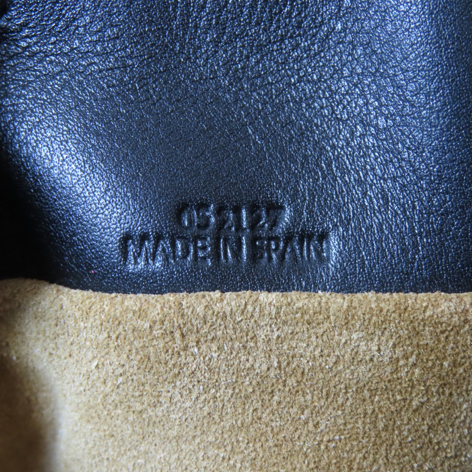 LOEWE 牛皮皮革Flamenco Shoulder Bag金扣肩背袋黑色