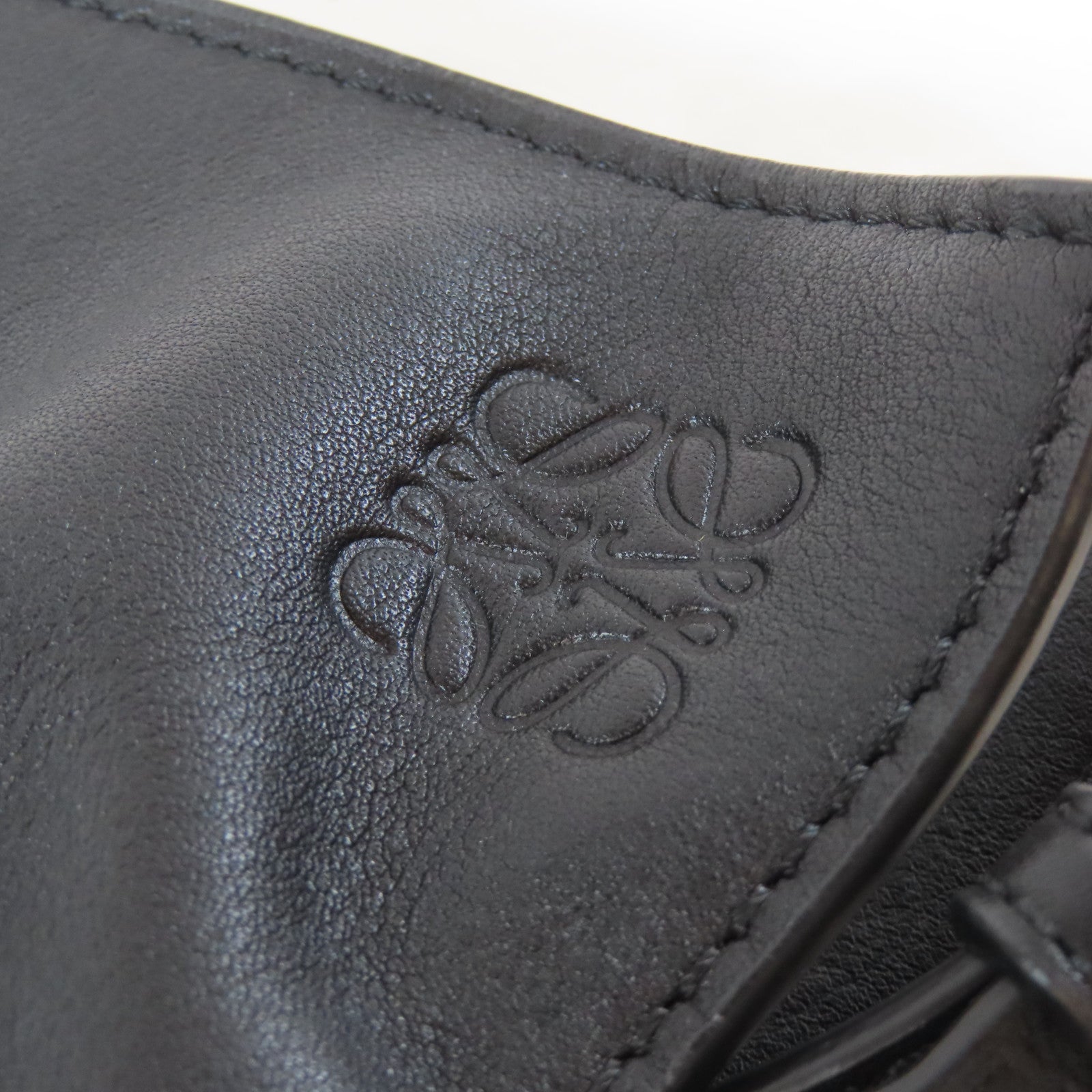 LOEWE 牛皮皮革Flamenco Shoulder Bag金扣肩背袋黑色