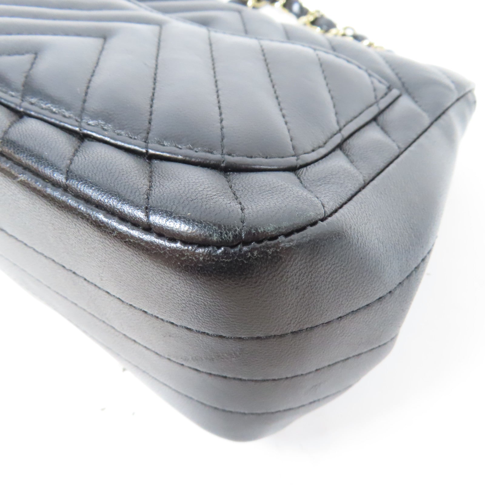 CHANEL 斜紋牛皮皮革Chevron Mini Flap Bag金扣鏈帶肩背袋黑色