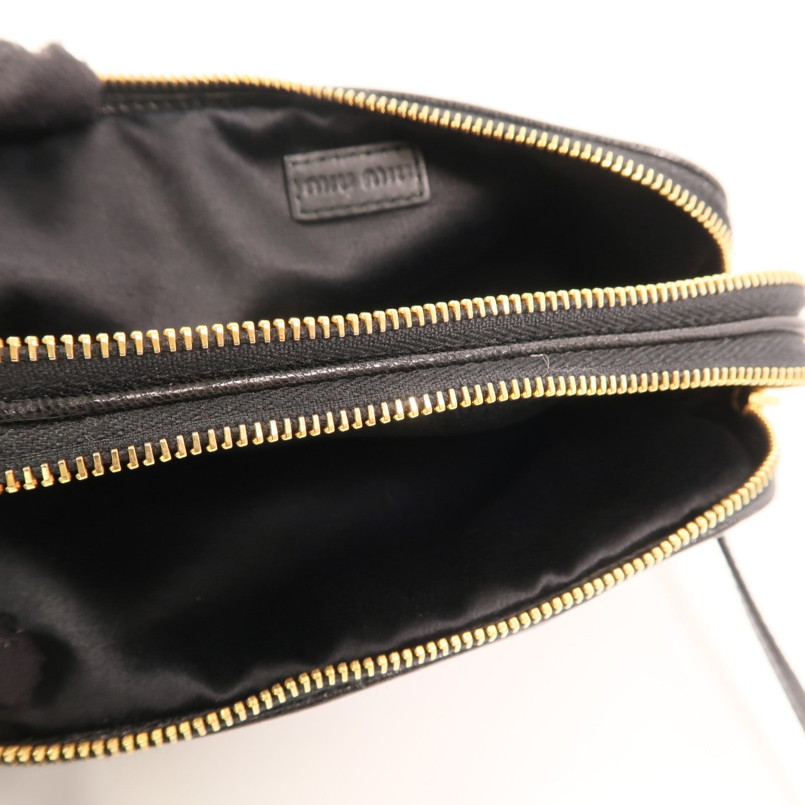 Miu Miu 羊皮皮革Mini Hand Bag金扣手挽袋
