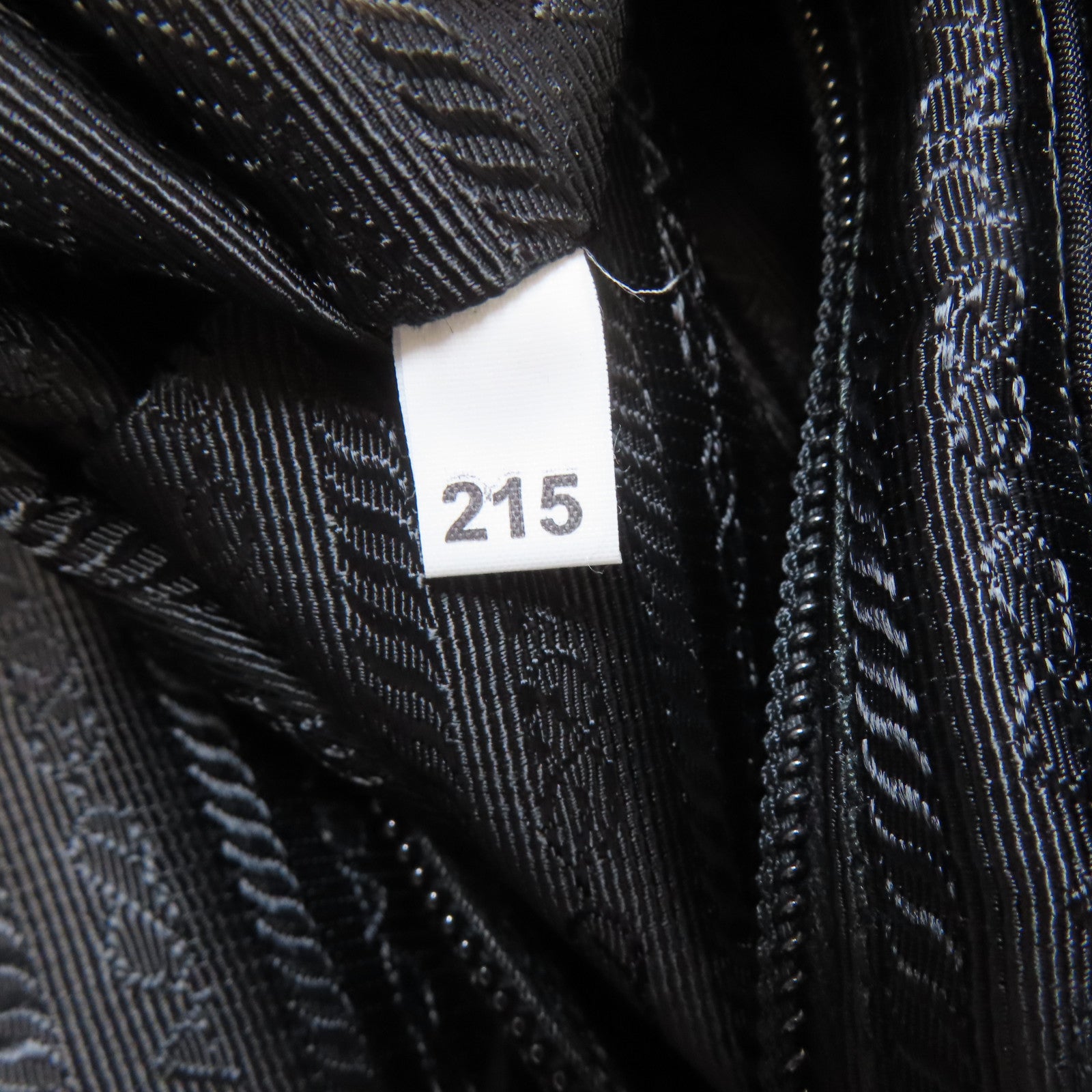 PRADA 尼龍Backpack銀扣背包黑色