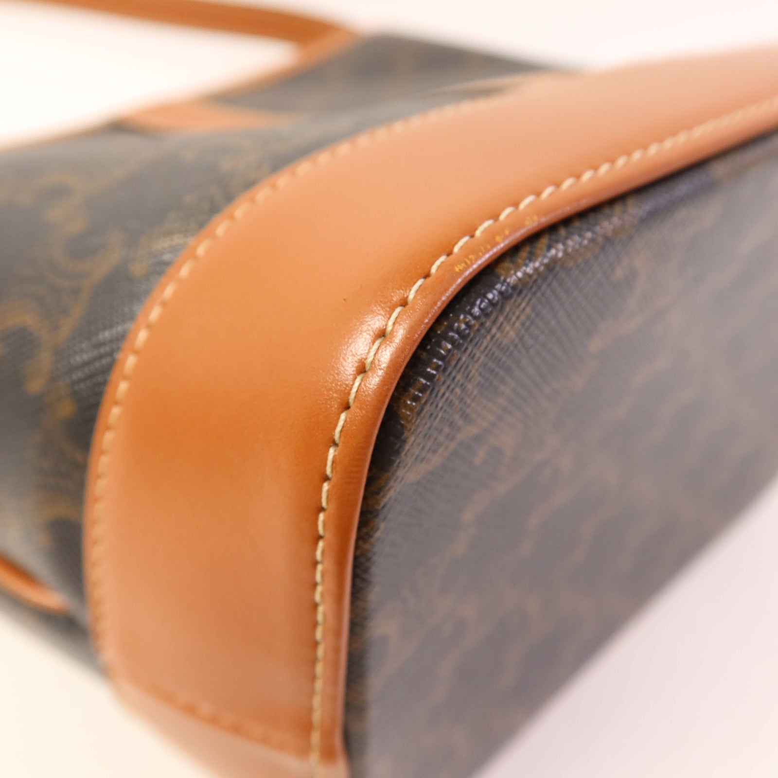 CELINE 塗層帆布Triomphe Bucket Bag金扣肩背袋