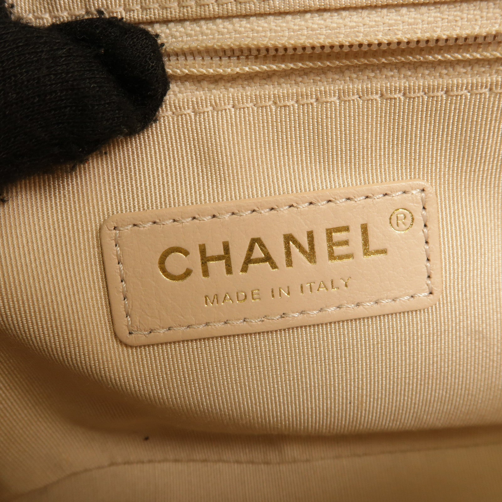 CHANEL 牛皮皮革Chain Shoulder金扣肩背袋