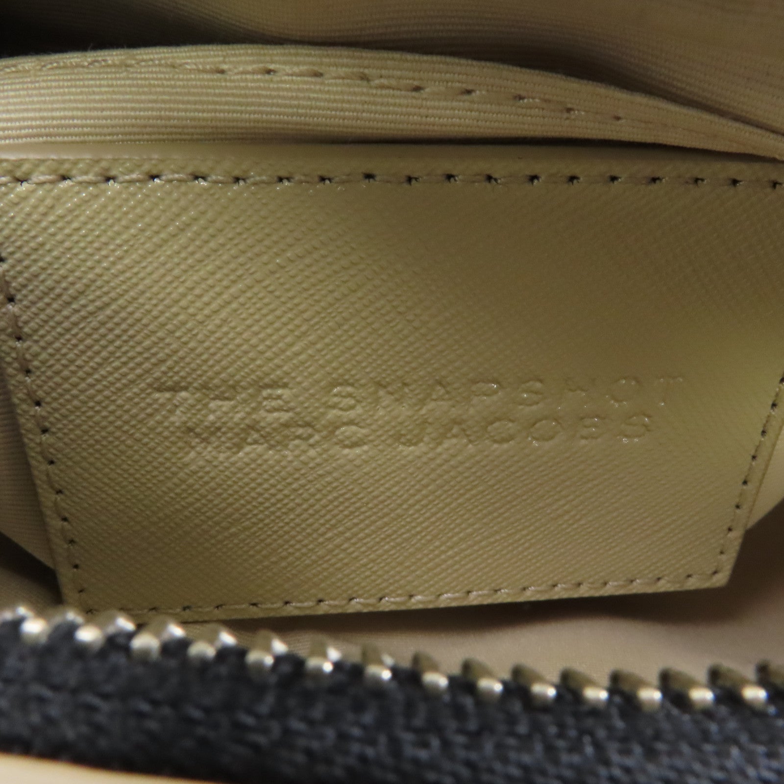 MARC BY MARC JACOBS 牛皮皮革The Snapshot金扣肩背袋米色