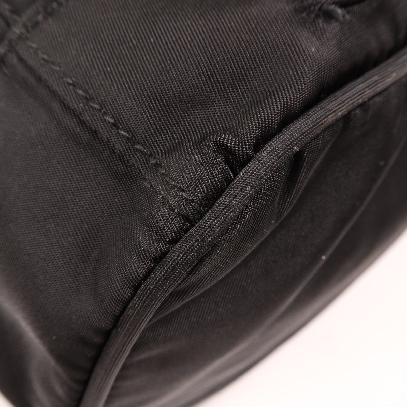 PRADA 尼龍Rucksack銀扣背包