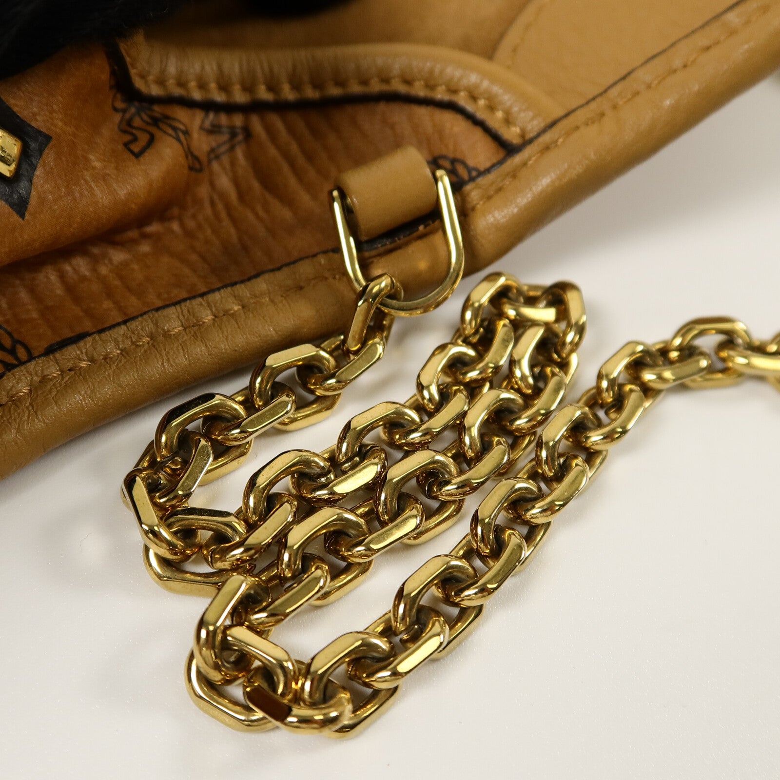 MCM 塗層帆布Chain Shoulder鏈帶肩背袋