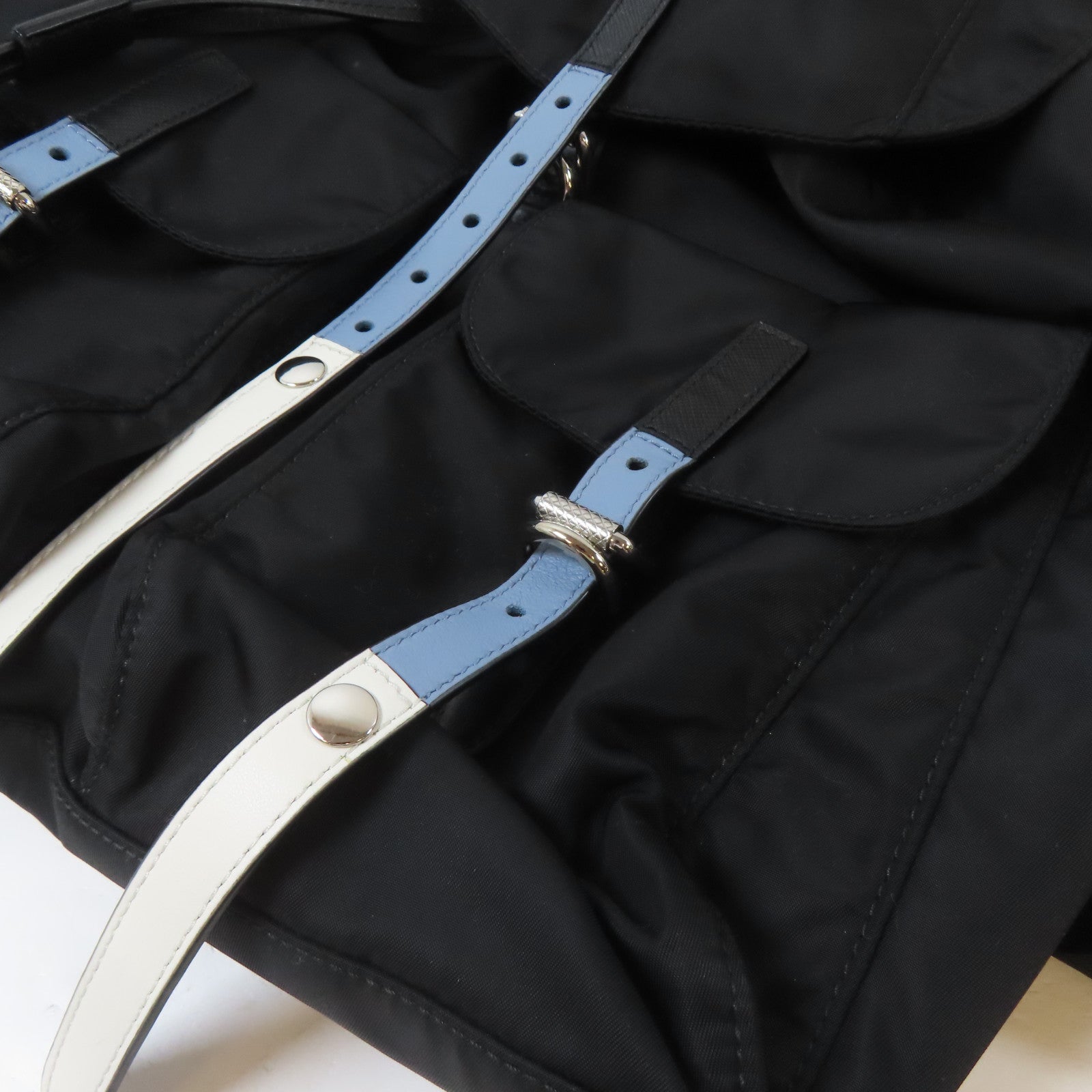 PRADA 尼龍Backpack銀扣背包黑色