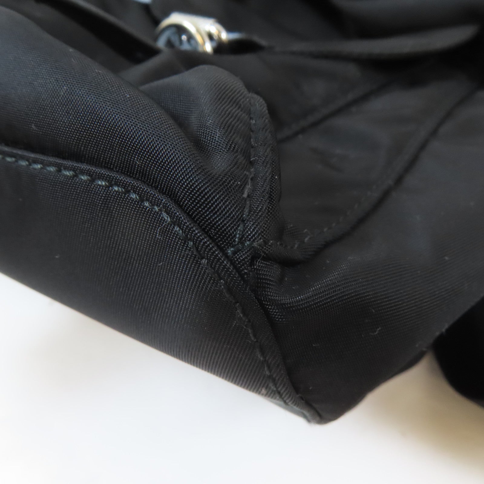 PRADA 尼龍Backpack銀扣背包黑色