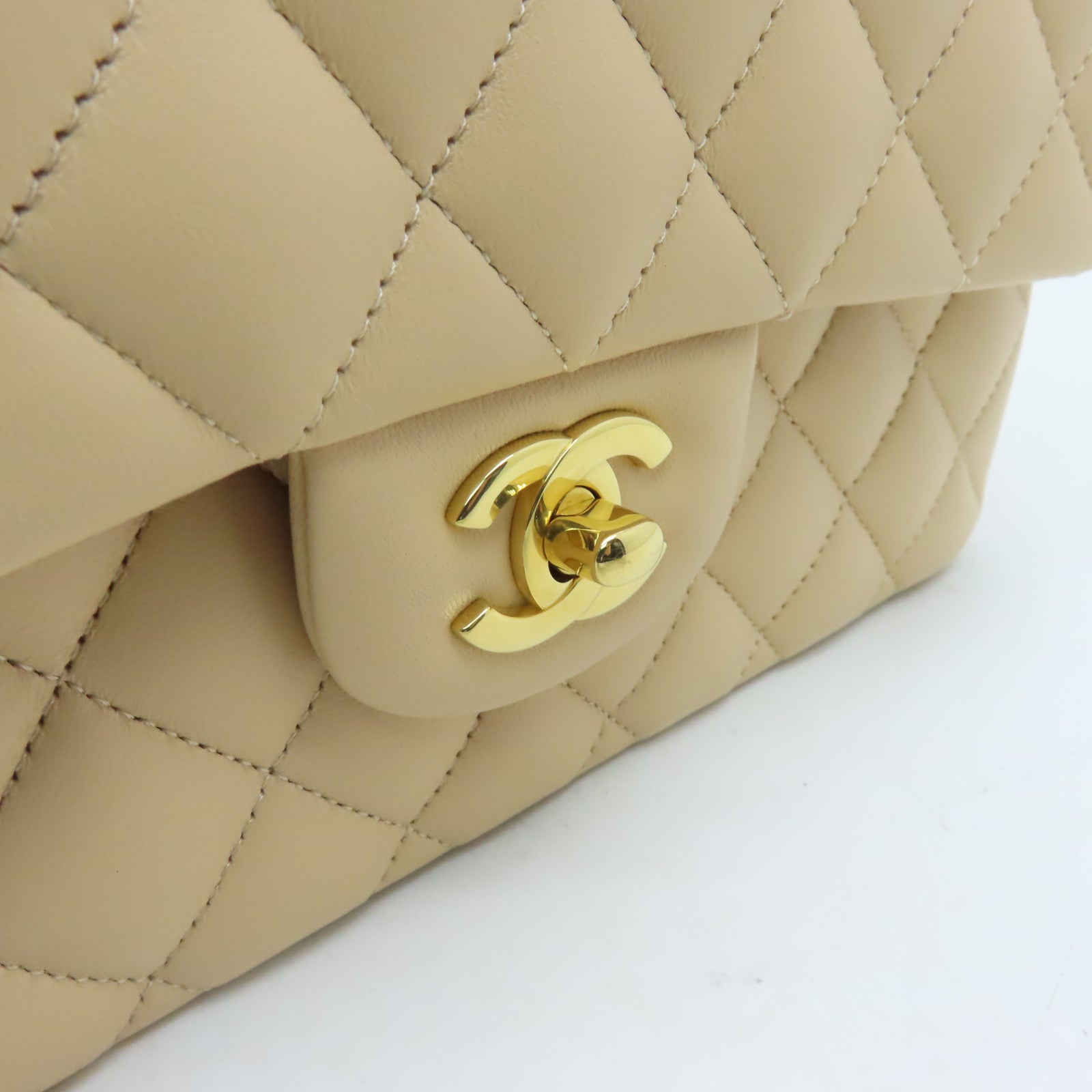 CHANEL 【清倉大減價】菱格羊皮皮革Classic 23金扣鏈帶肩背袋米色