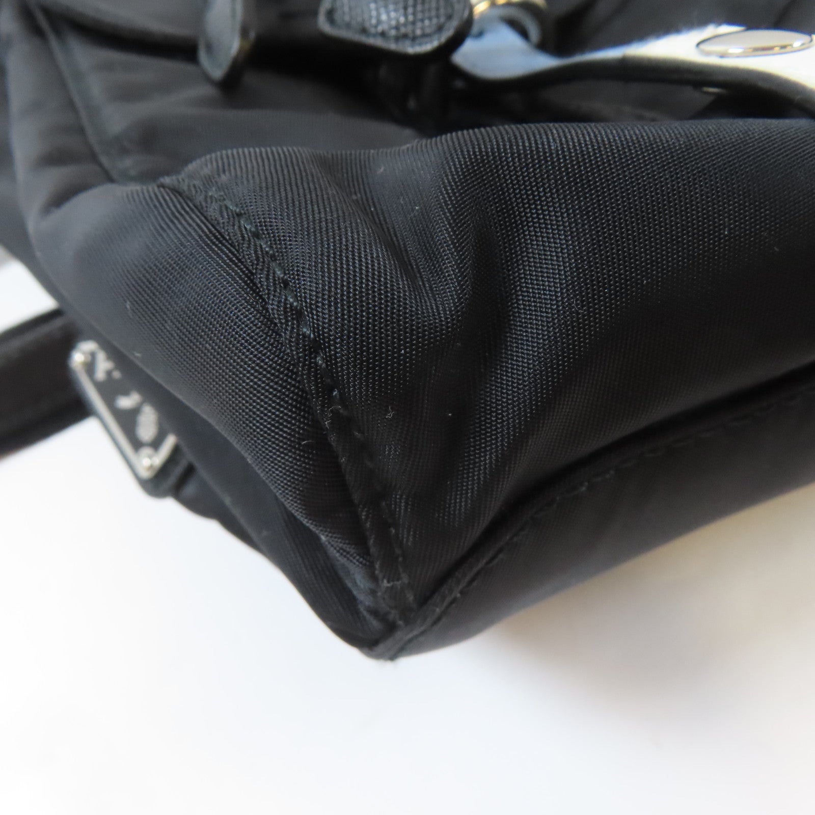 PRADA 尼龍Backpack銀扣背包黑色