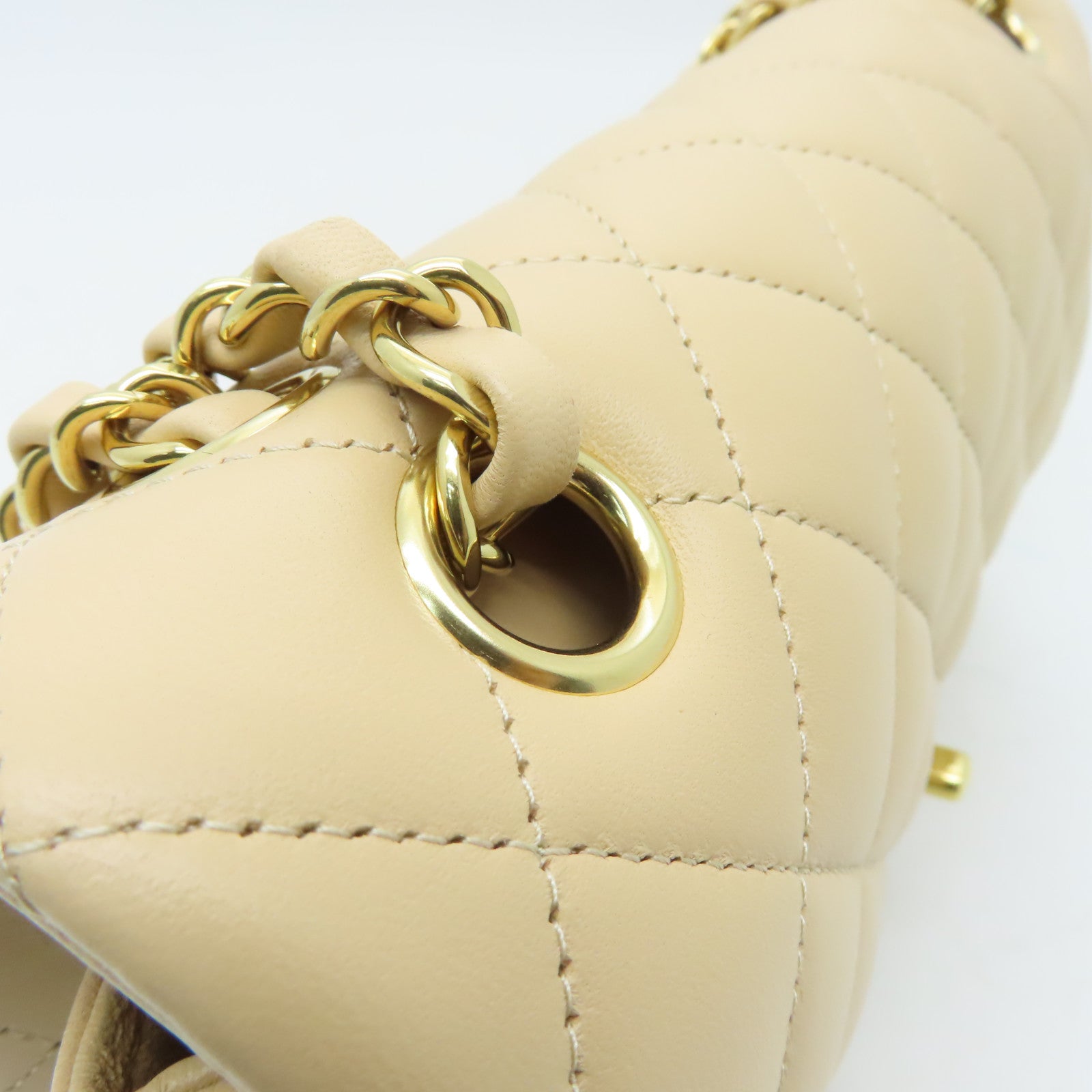 CHANEL 【清倉大減價】菱格羊皮皮革Classic 23金扣鏈帶肩背袋米色