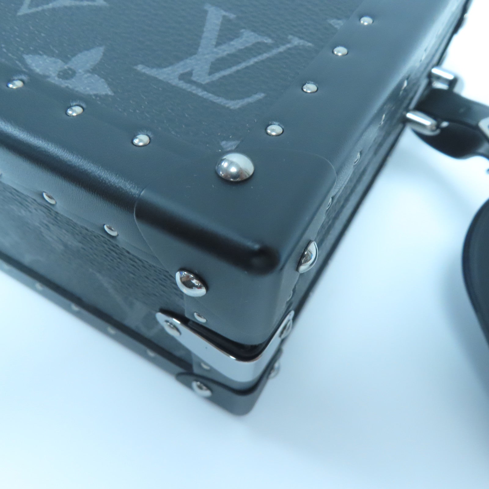 LOUIS VUITTON **【激減優惠】Monogram Eclipse Clutch Box銀扣肩背袋黑色