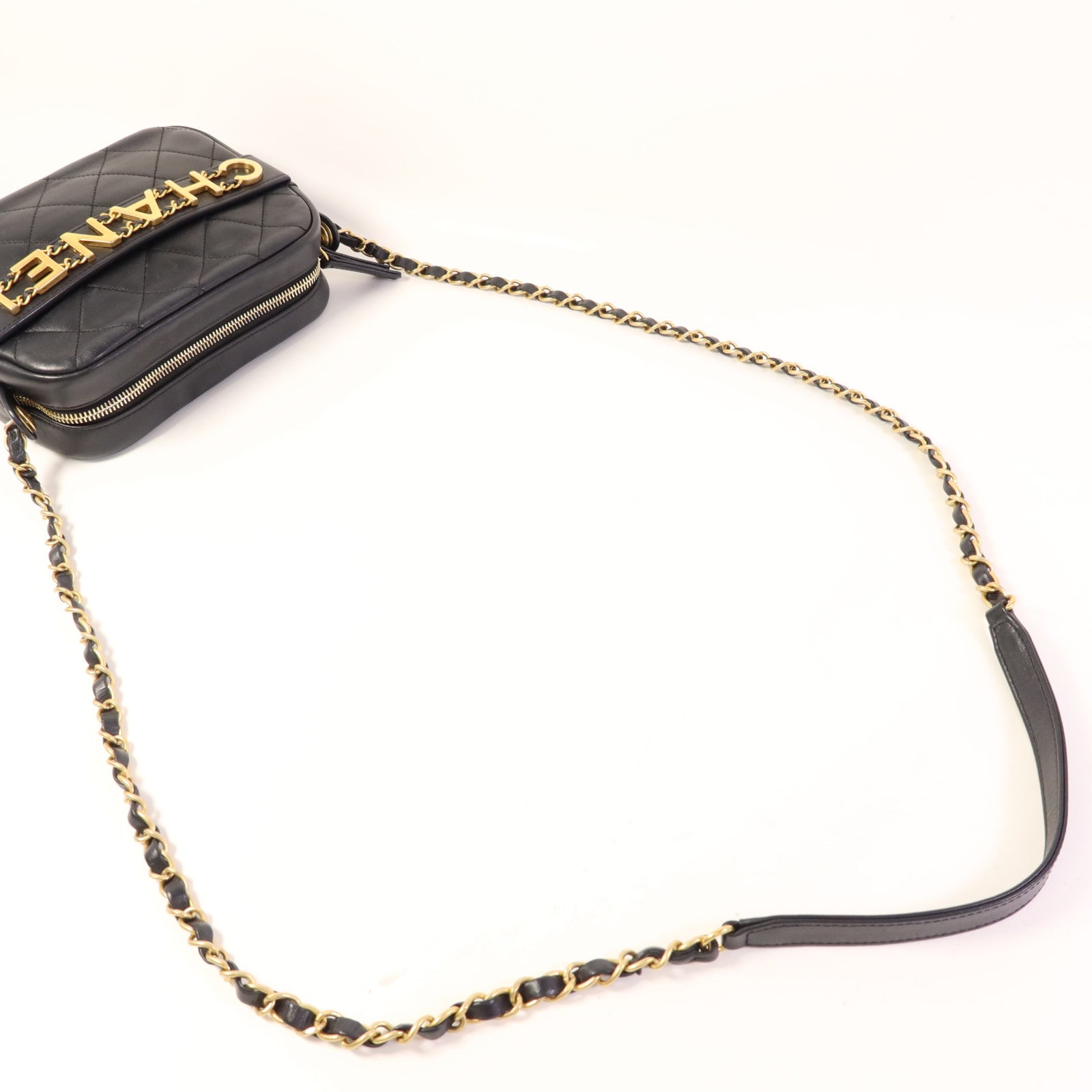 CHANEL 牛皮皮革Enchained Camera Bag金扣肩背袋