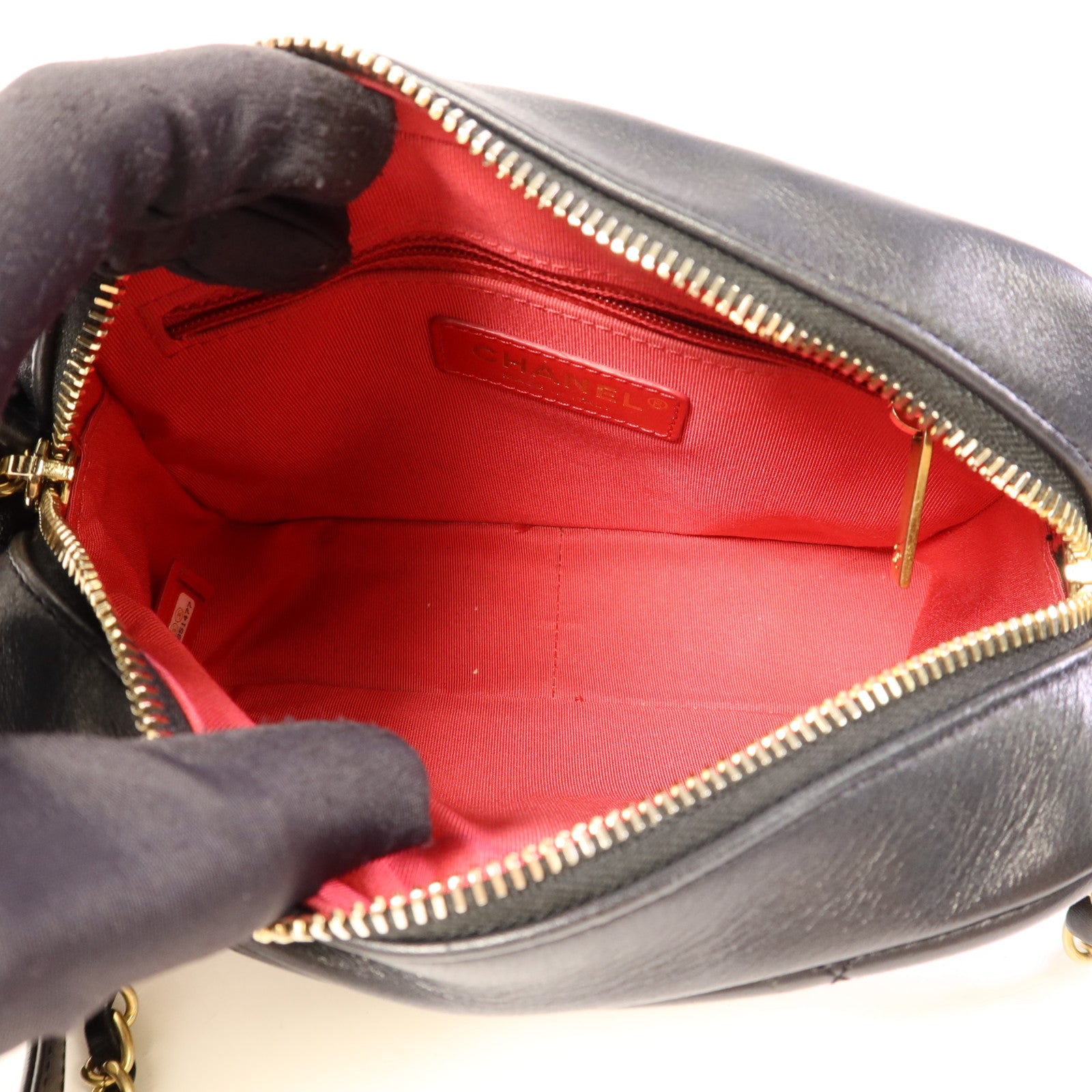 CHANEL 牛皮皮革Enchained Camera Bag金扣肩背袋