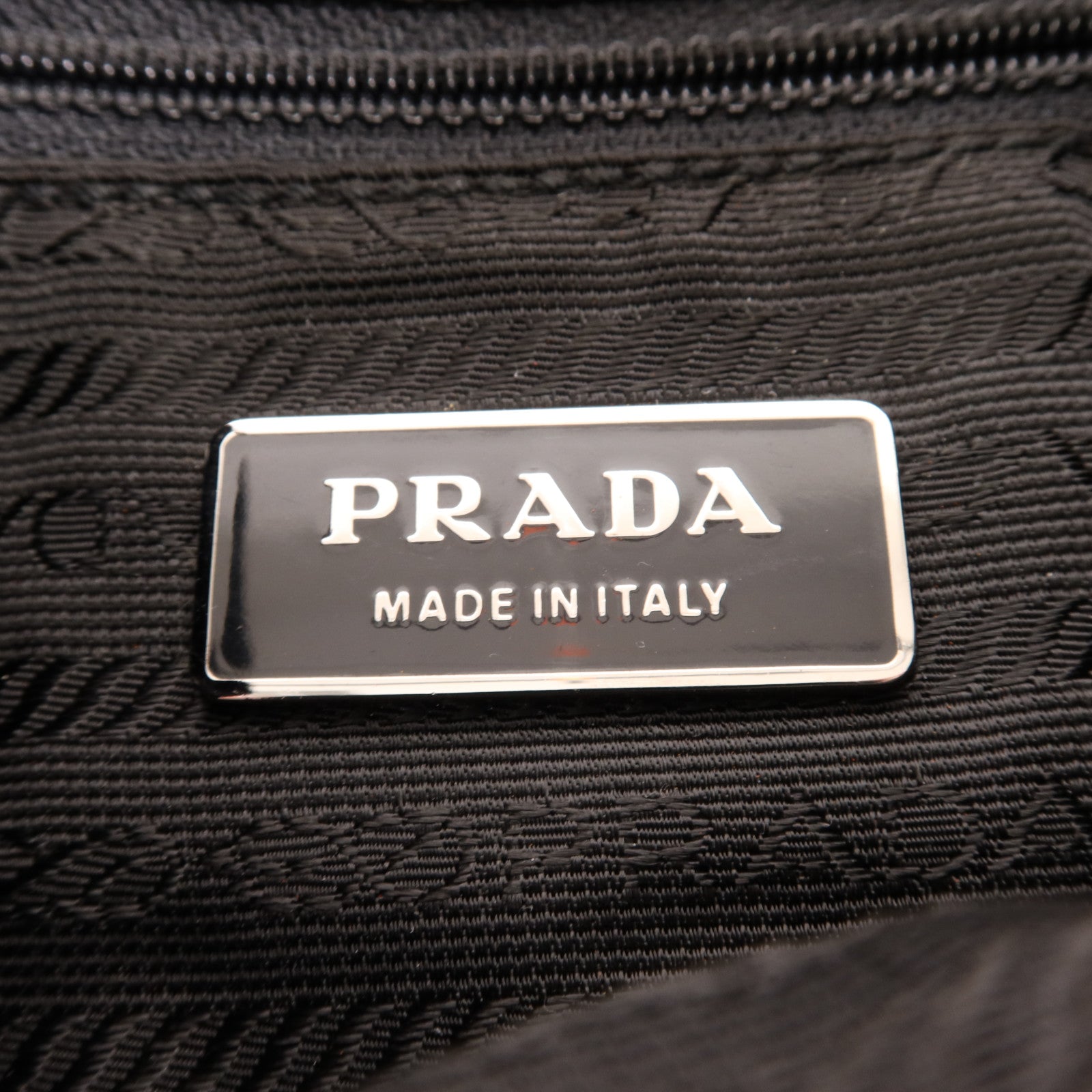 PRADA 尼龍Rucksack銀扣背包