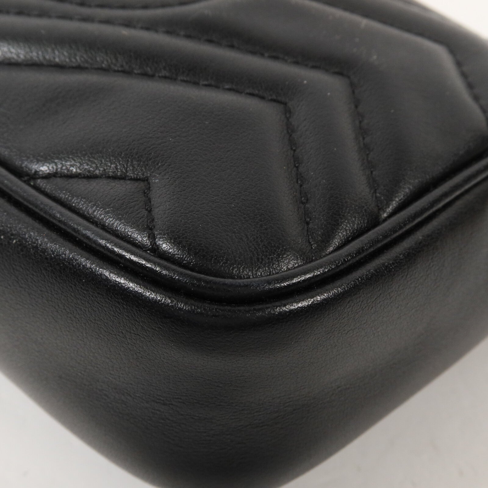 GUCCI 牛皮皮革GG Marmont Super Mini鏈帶肩背袋