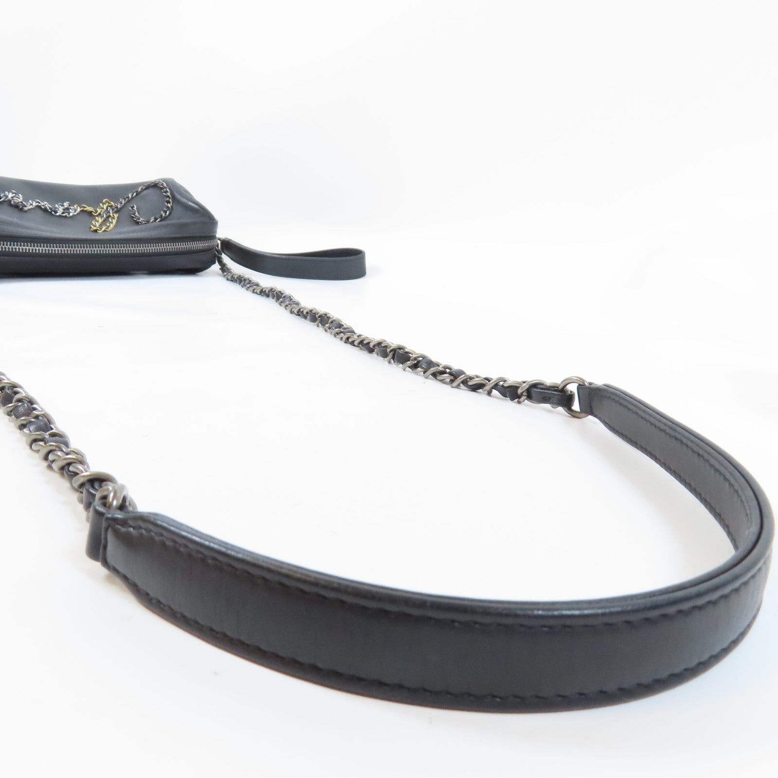 CHANEL 【激減優惠】牛皮皮革Bowling Bag銀扣鏈帶肩背袋黑色