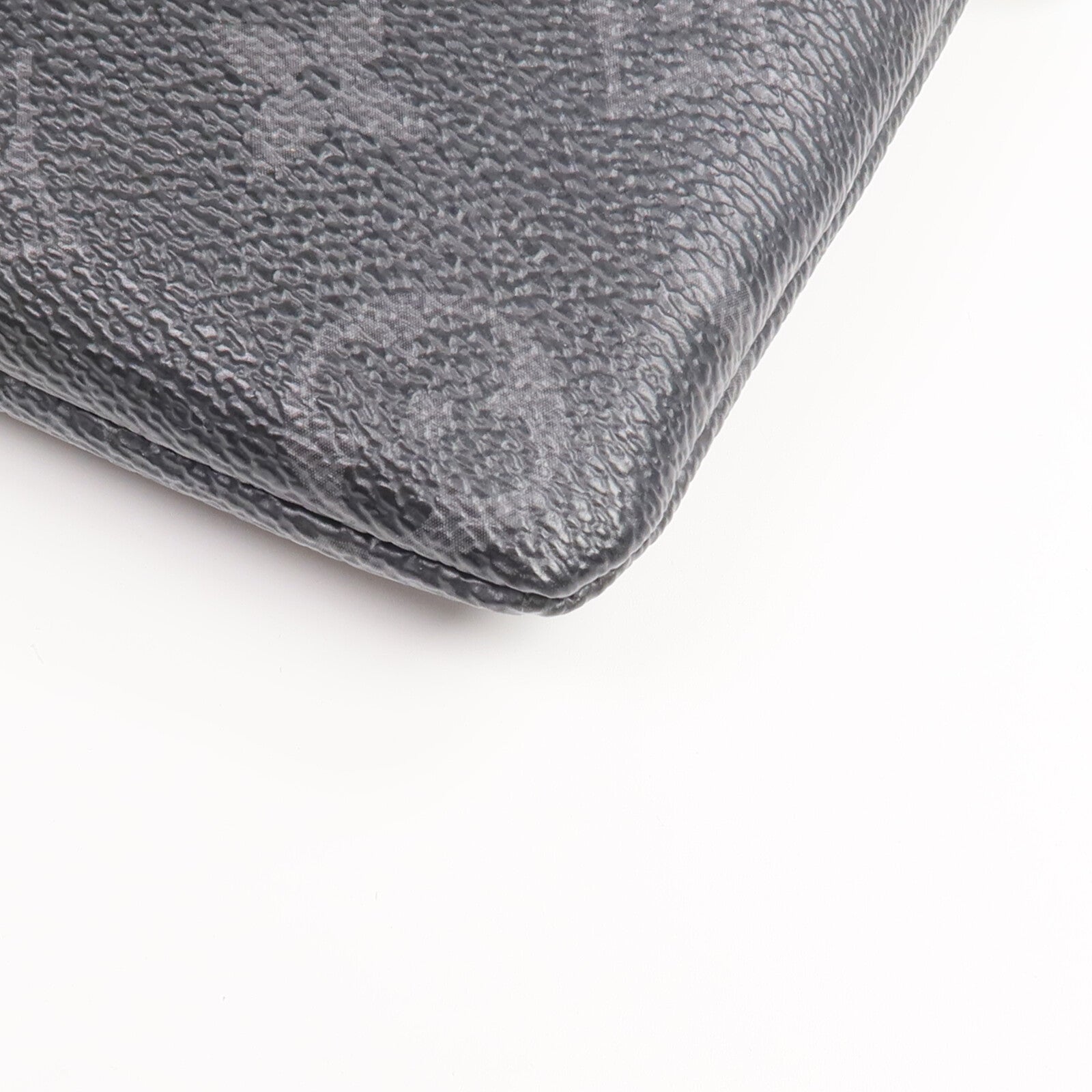 LOUIS VUITTON Monogram Eclipse Fragment iPhone Case Pouch銀扣手挽袋