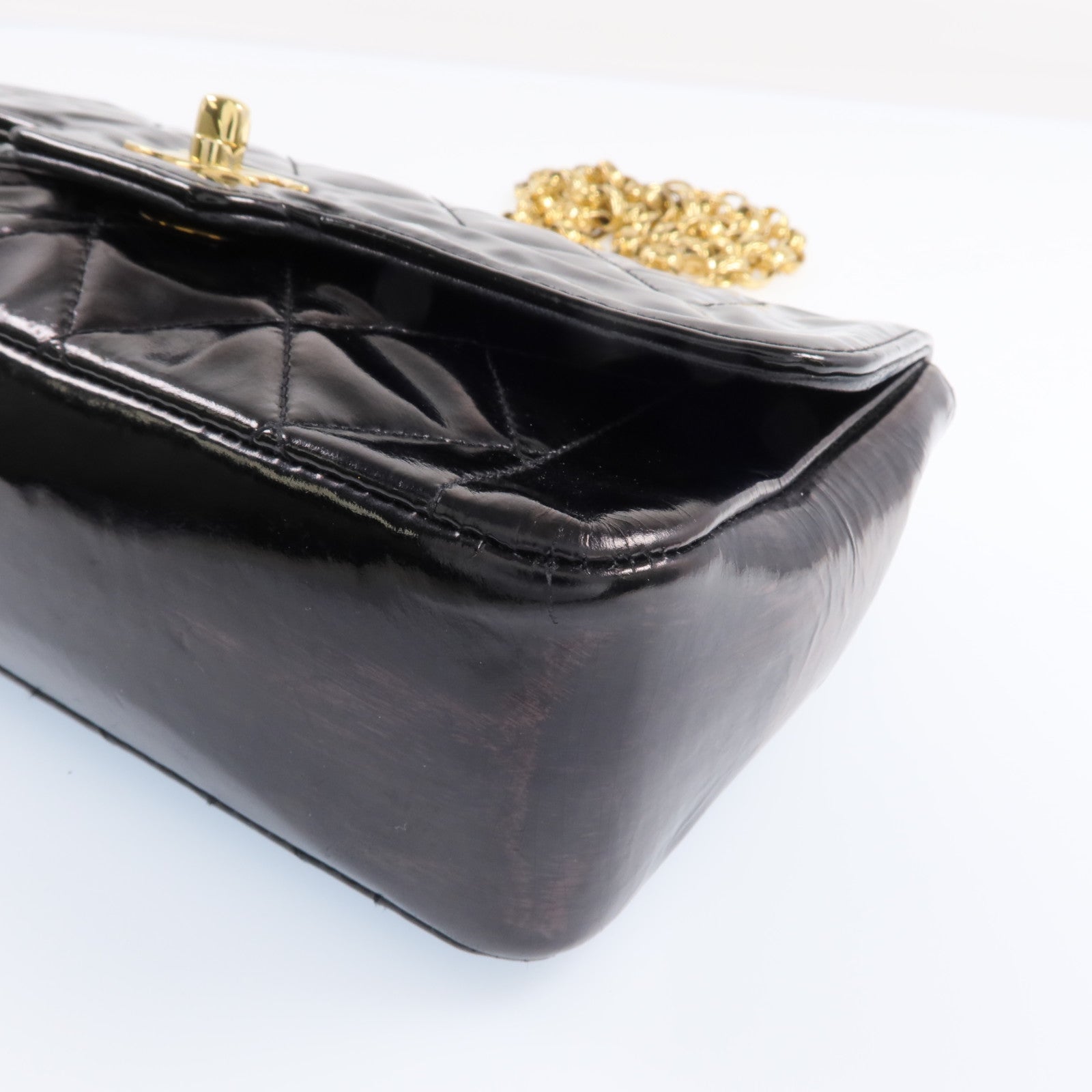 CHANEL 漆皮皮革Vintage Chain Sholder Bag金扣鏈帶肩背袋