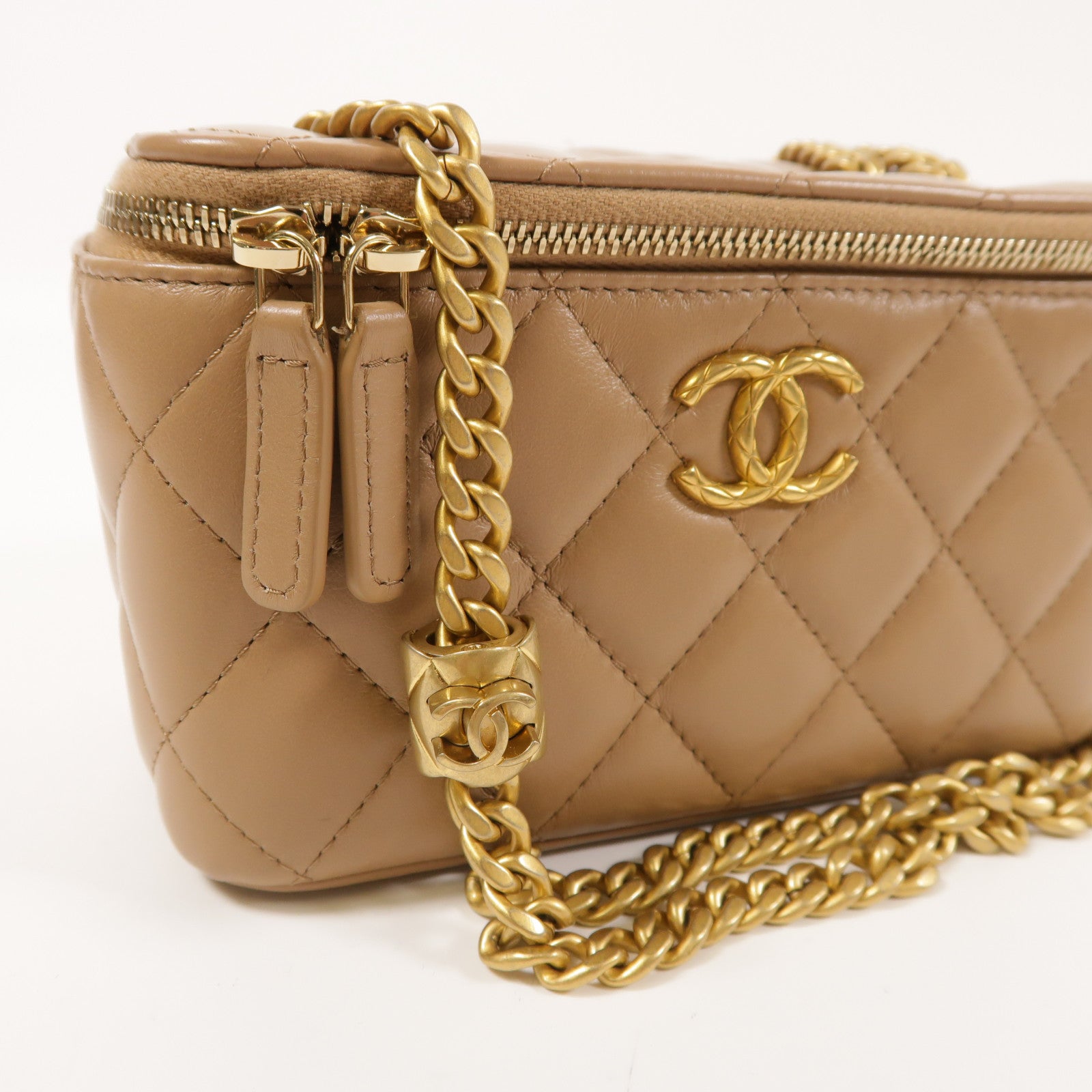 CHANEL【激減優惠】 羊皮皮革Vanity Case金扣鏈帶肩背袋