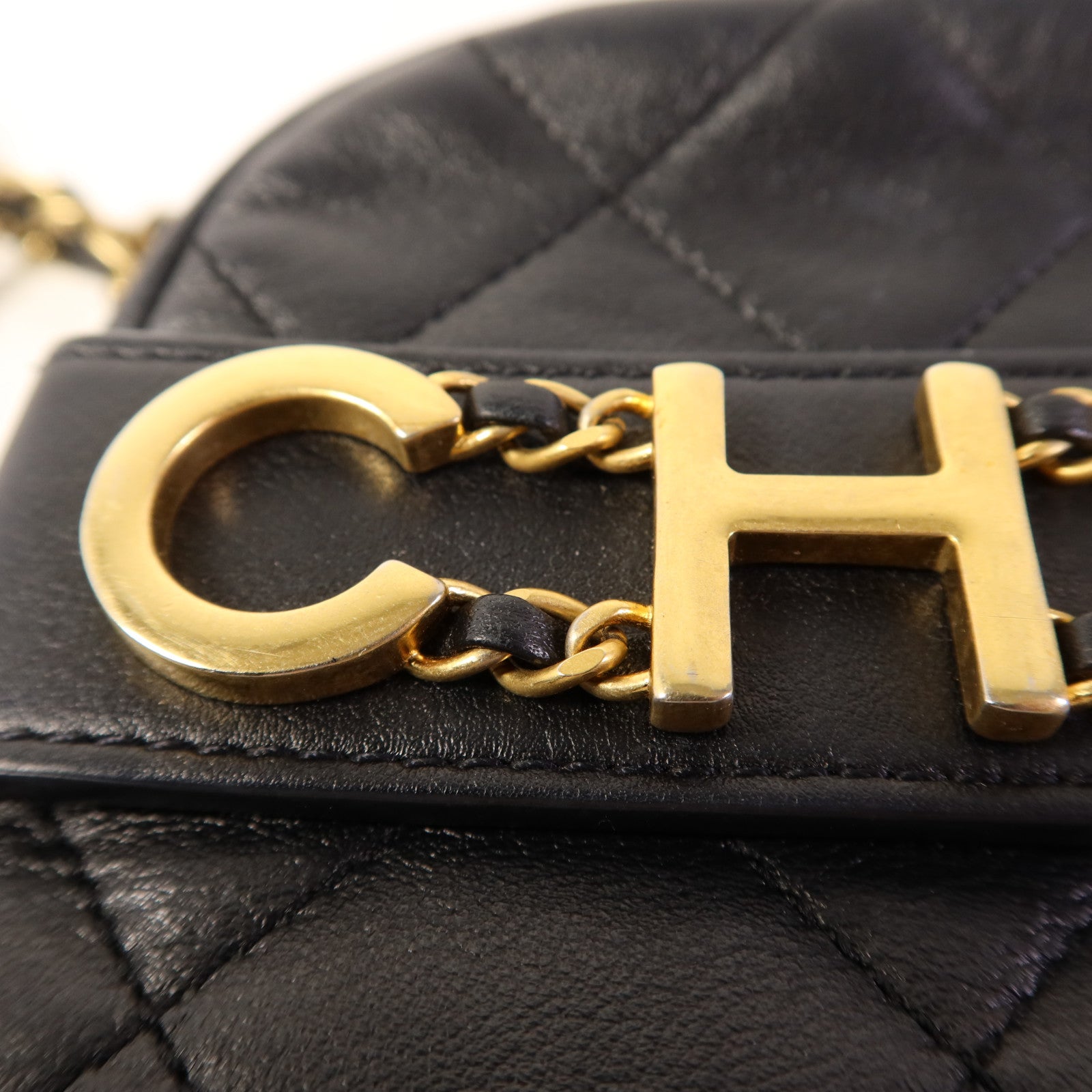 CHANEL 牛皮皮革Enchained Camera Bag金扣肩背袋