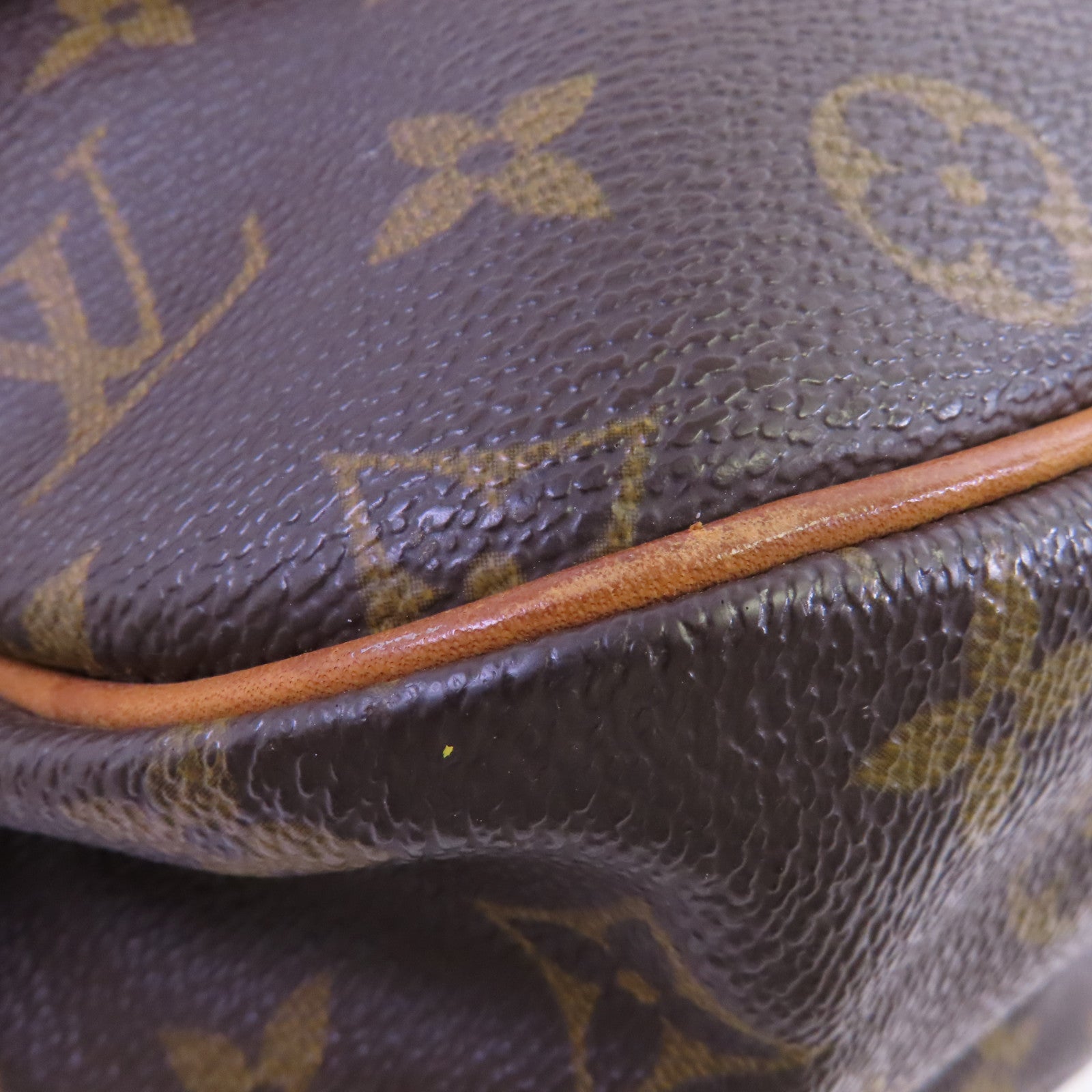 LOUIS VUITTON 【激減優惠】Monogram Saumur 30金扣肩背袋