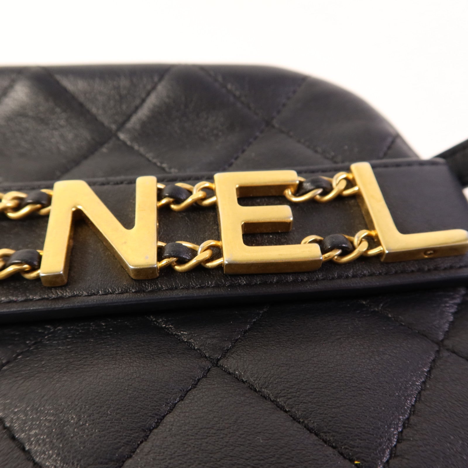 CHANEL 牛皮皮革Enchained Camera Bag金扣肩背袋