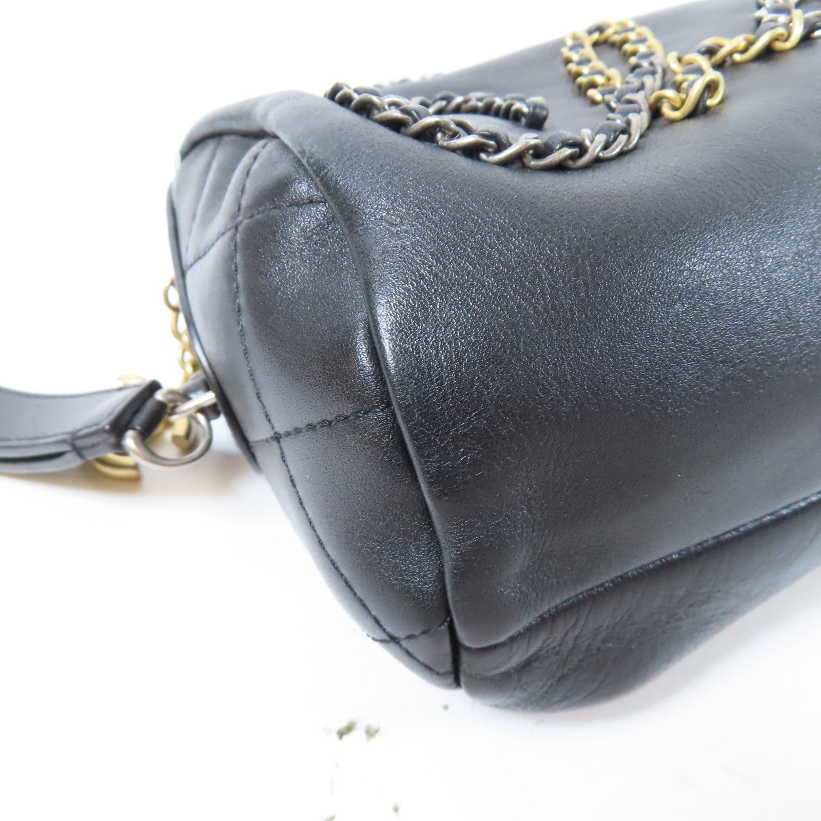 CHANEL 【激減優惠】牛皮皮革Bowling Bag銀扣鏈帶肩背袋黑色