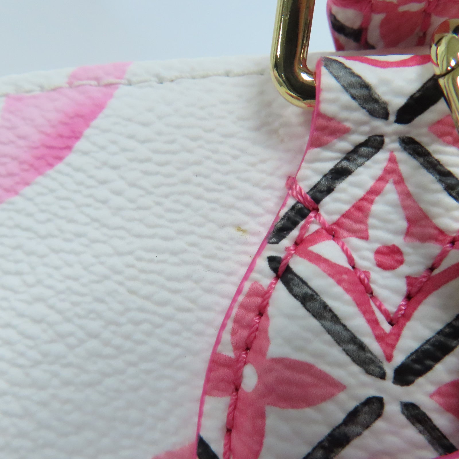 LOUIS VUITTON Monogram Giant On The GO金扣手挽肩背兩用袋白色/粉紅色