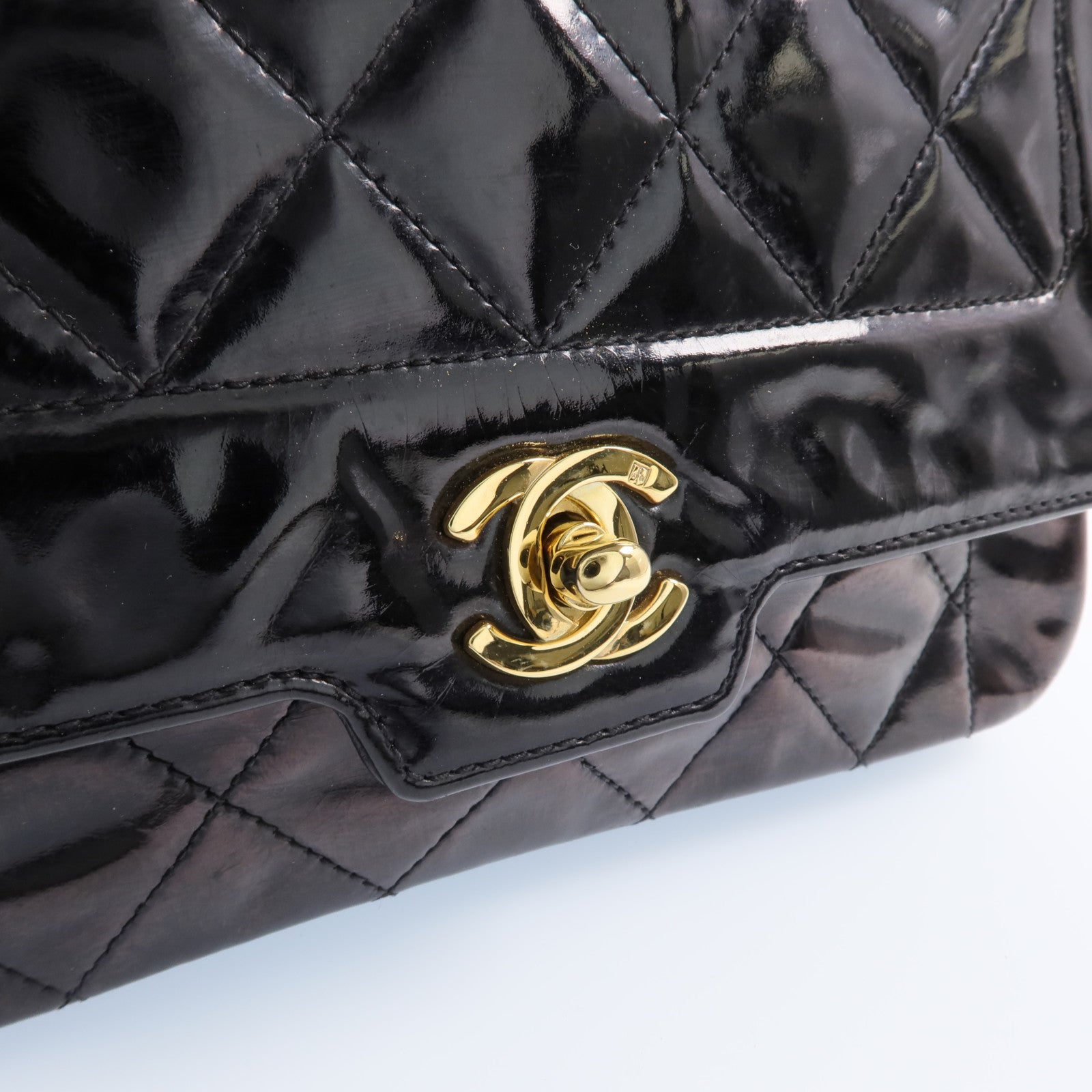 CHANEL 漆皮皮革Vintage Chain Sholder Bag金扣鏈帶肩背袋