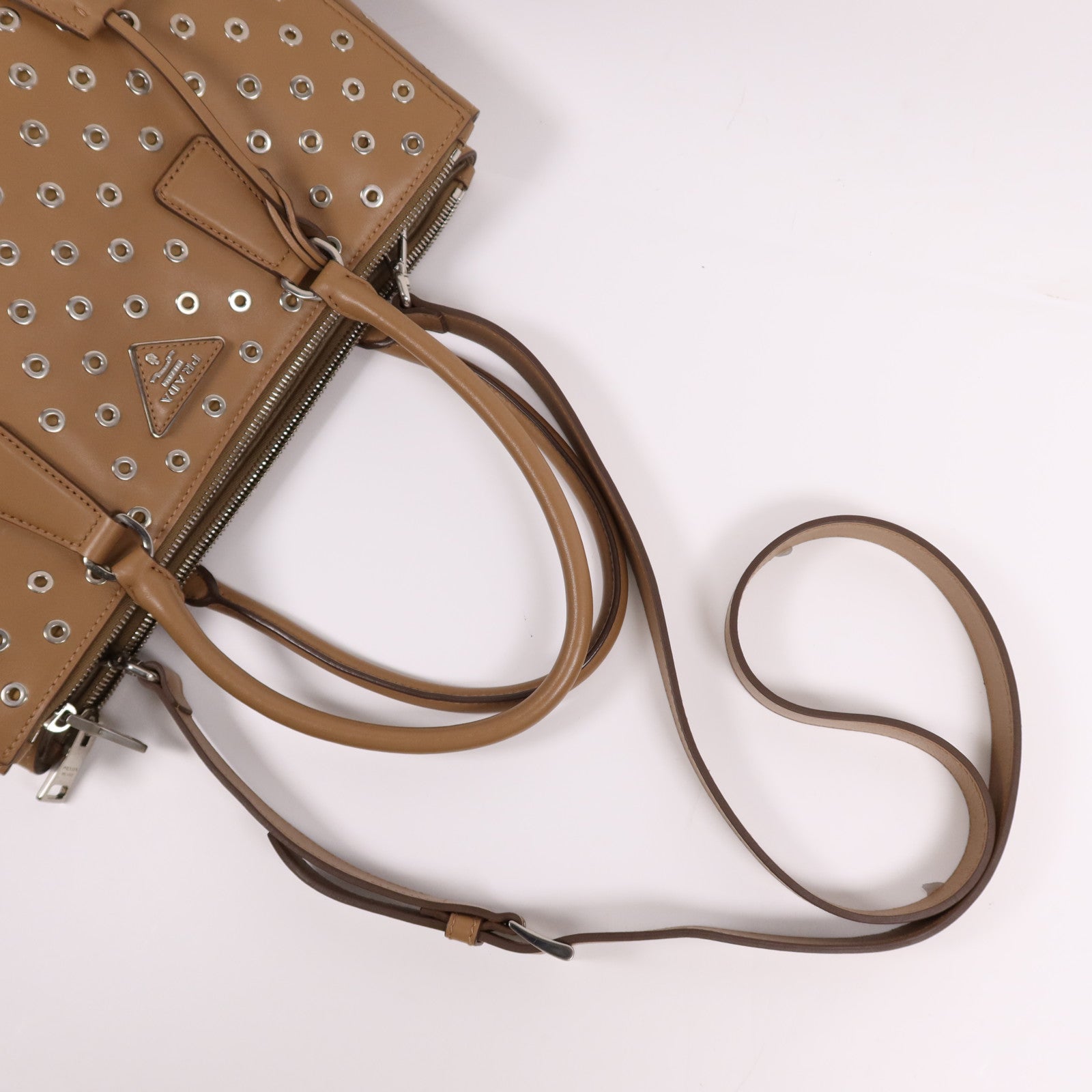 PRADA 【激減優惠】牛皮皮革2 Way Shoulder Bag銀扣手挽肩背兩用袋