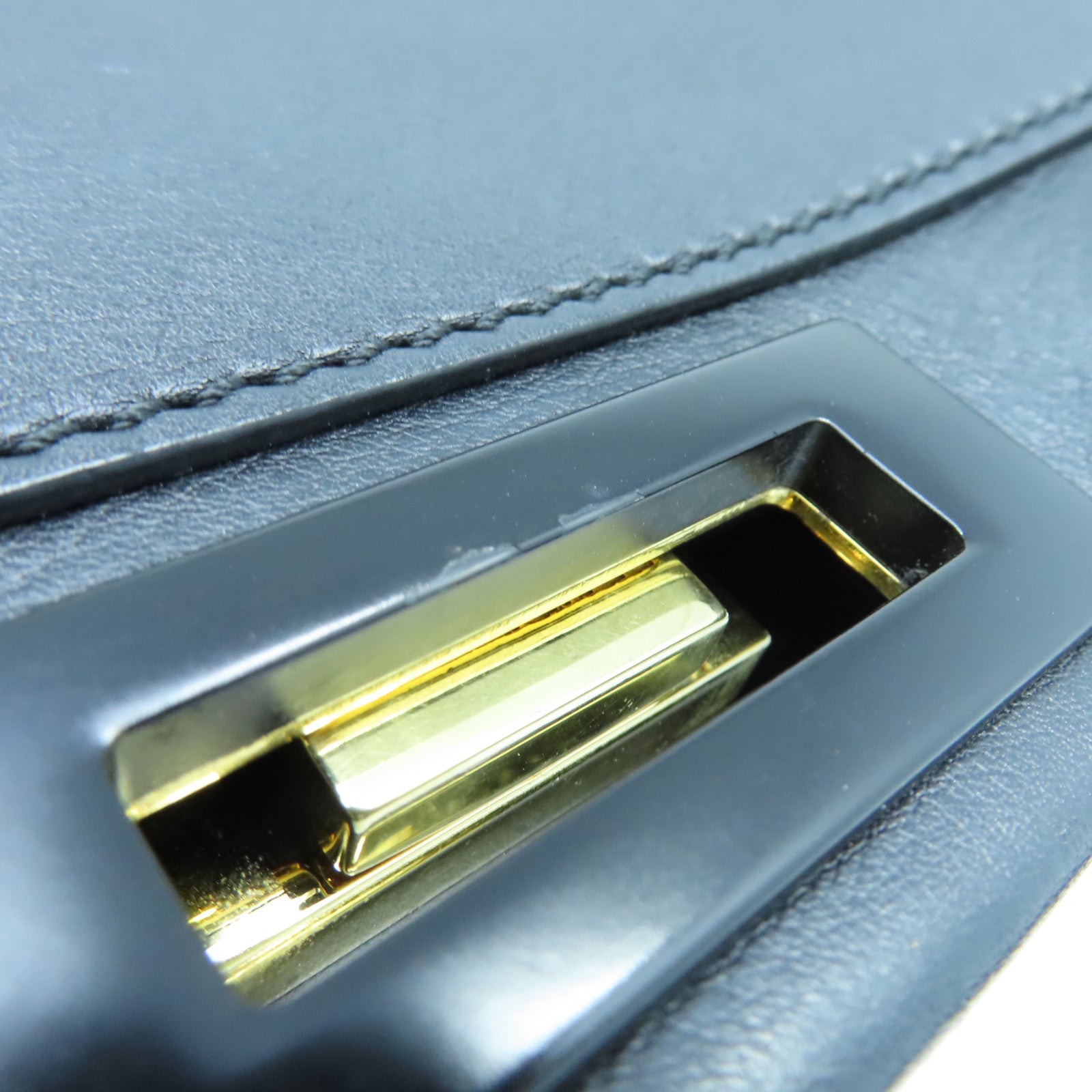 FENDI 牛皮皮革Peekaboo金扣手挽肩背兩用袋黑色