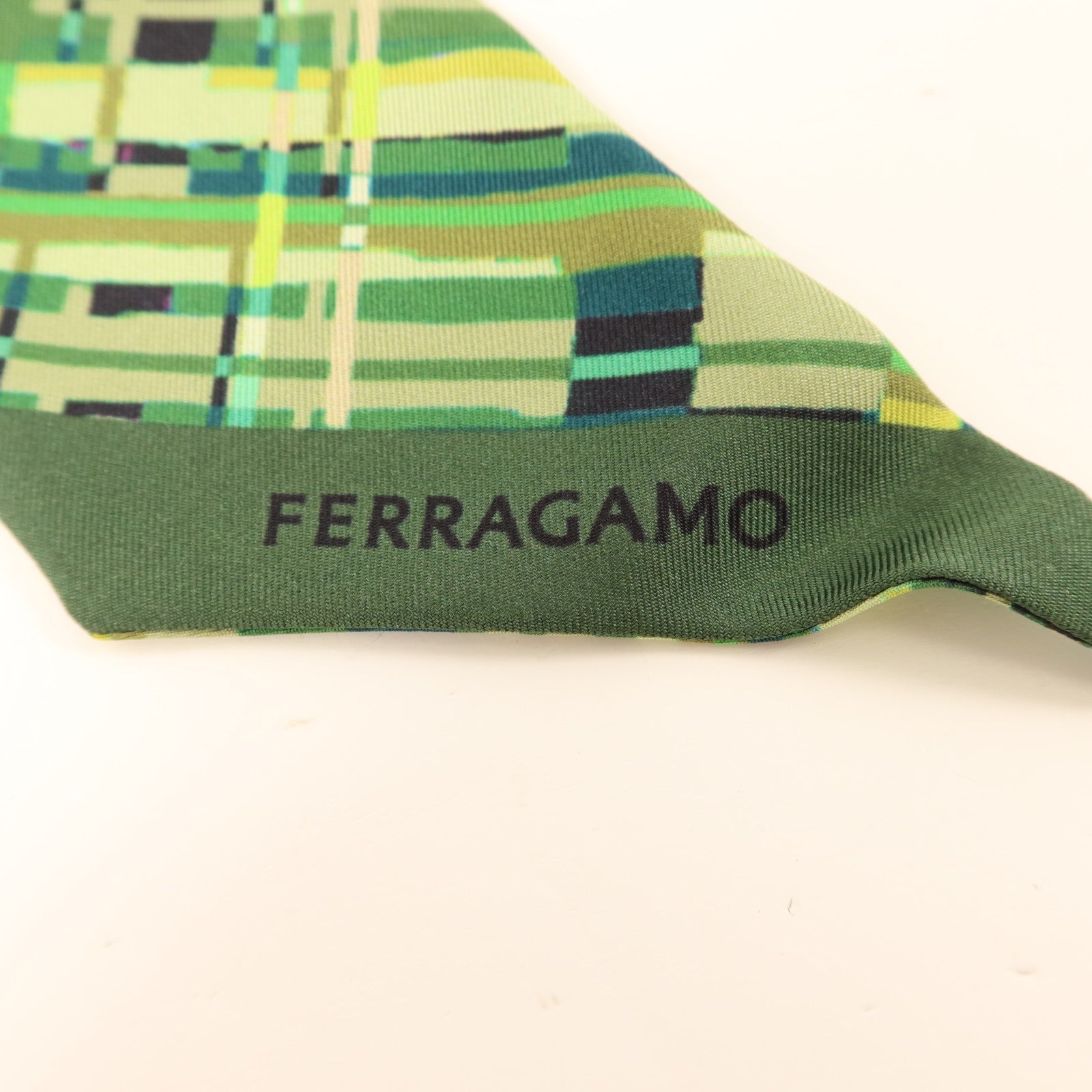 Salvatore Ferragamo 絲質Scarf絲巾