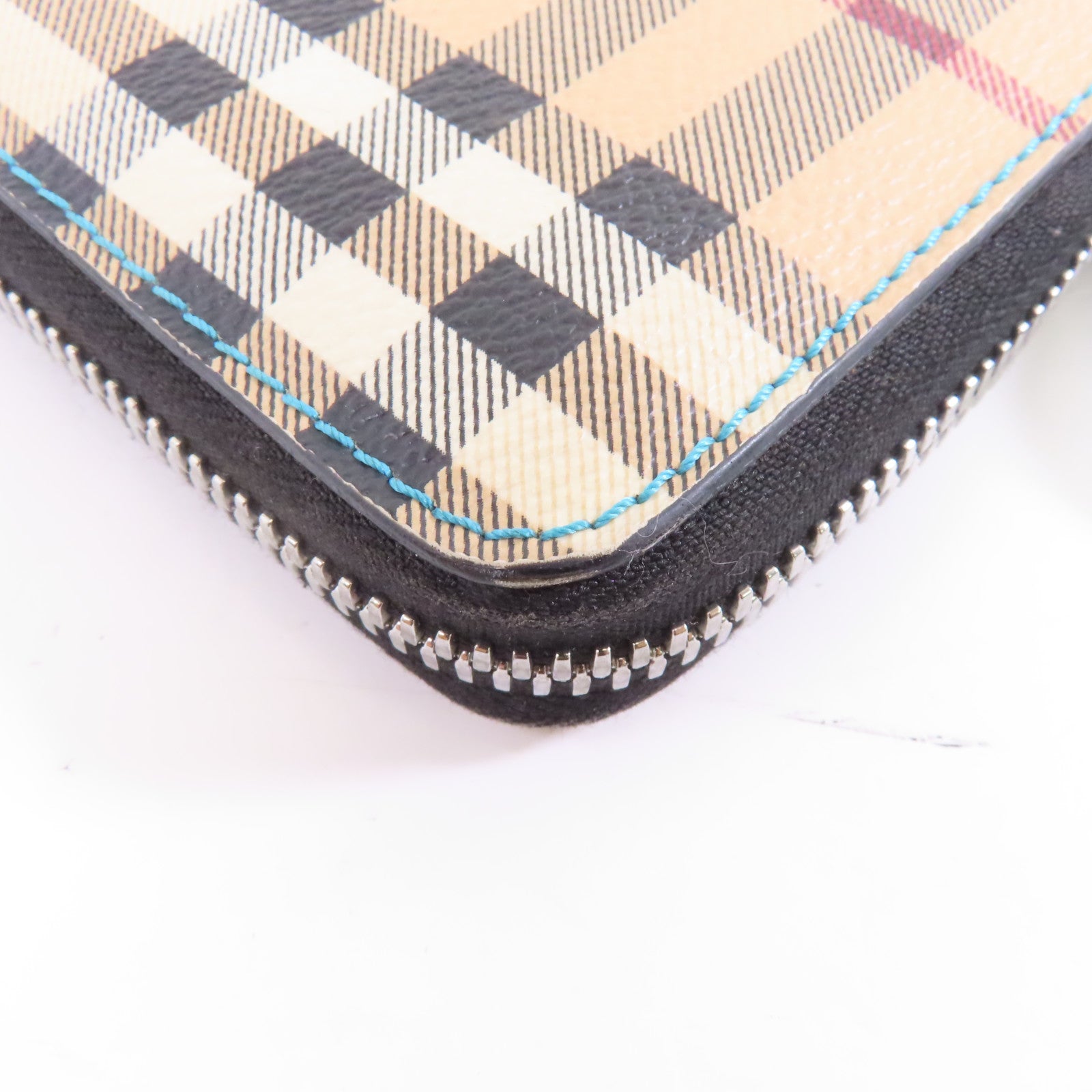 BURBERRY 塗層帆布Zipped Long Wallet銀扣長錢包米色/淺藍色
