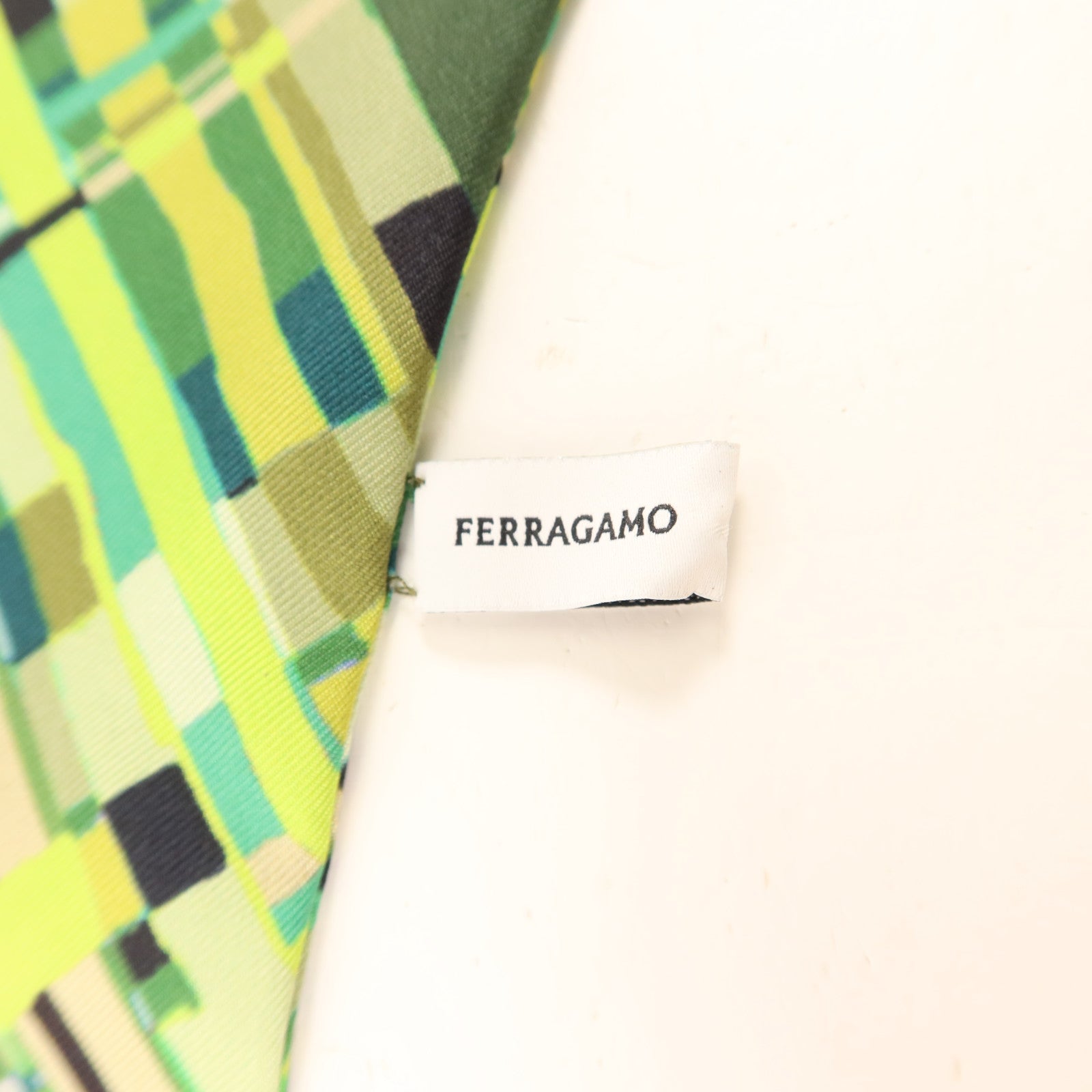 Salvatore Ferragamo 絲質Scarf絲巾