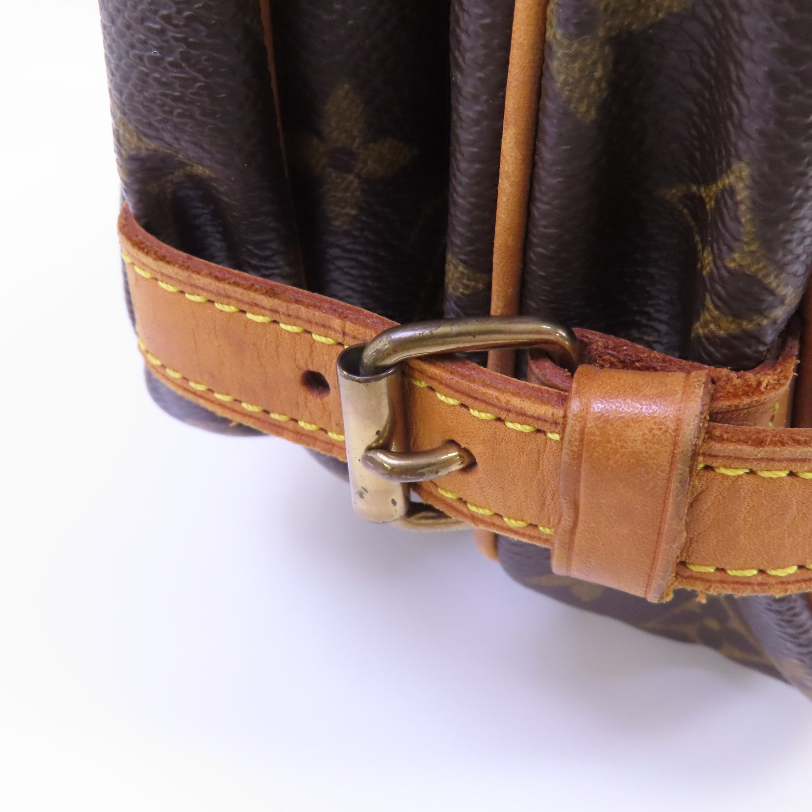 LOUIS VUITTON 【激減優惠】Monogram Saumur 30金扣肩背袋